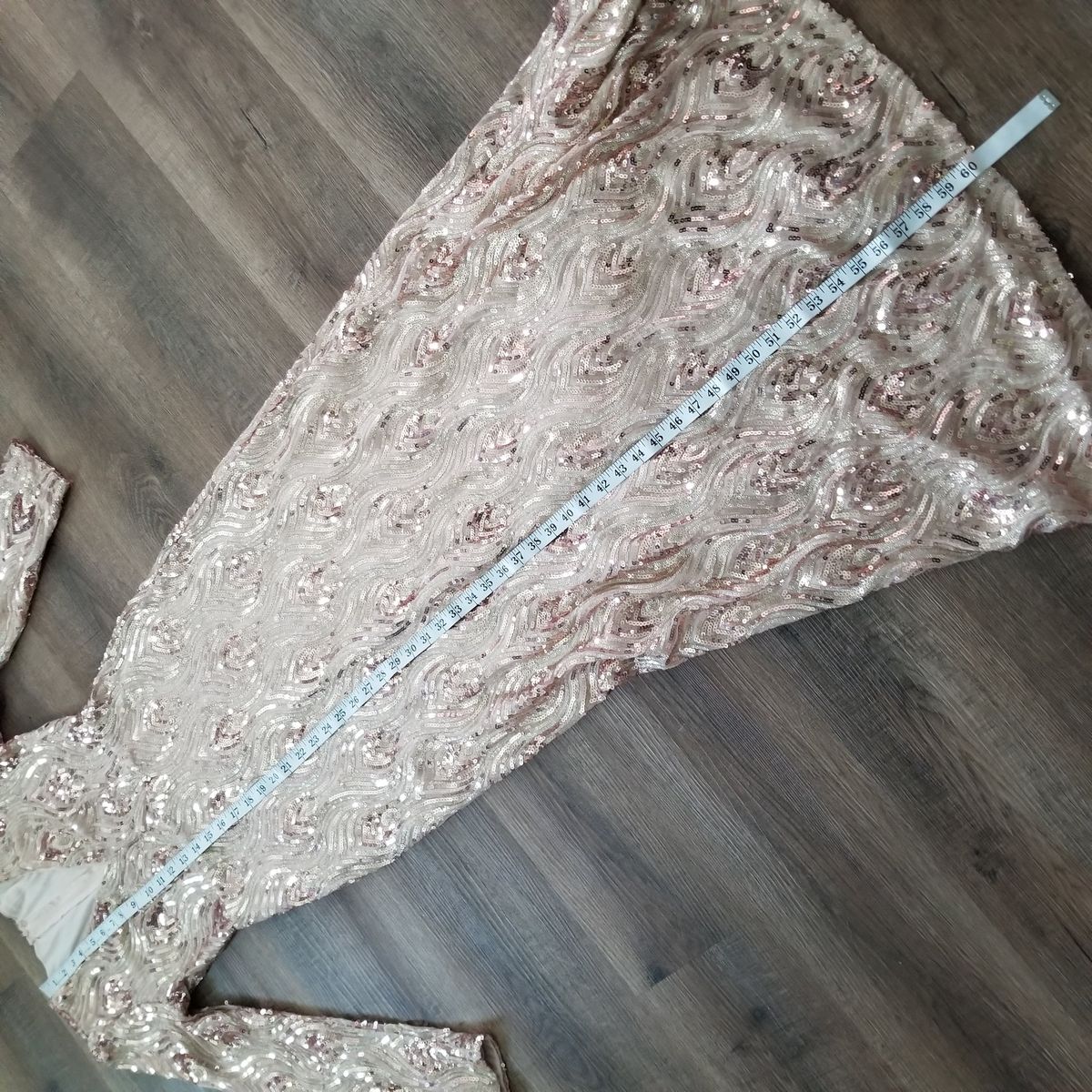 Style 1068 Baltic Born(?) Size 6 Plunge Rose Gold Mermaid Dress on Queenly