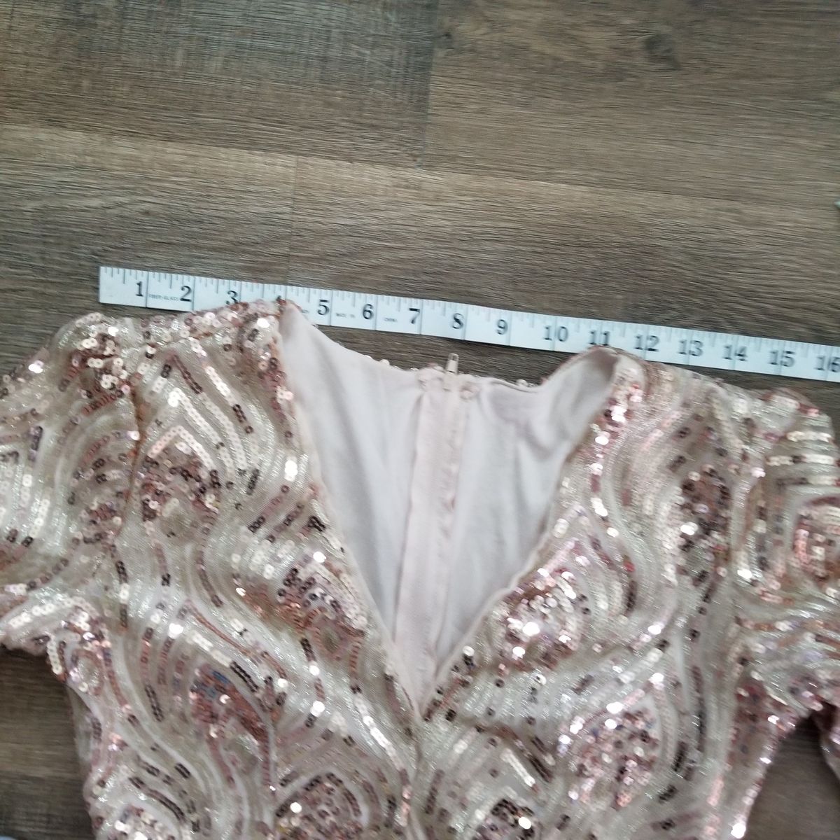 Style 1068 Baltic Born(?) Size 6 Plunge Rose Gold Mermaid Dress on Queenly