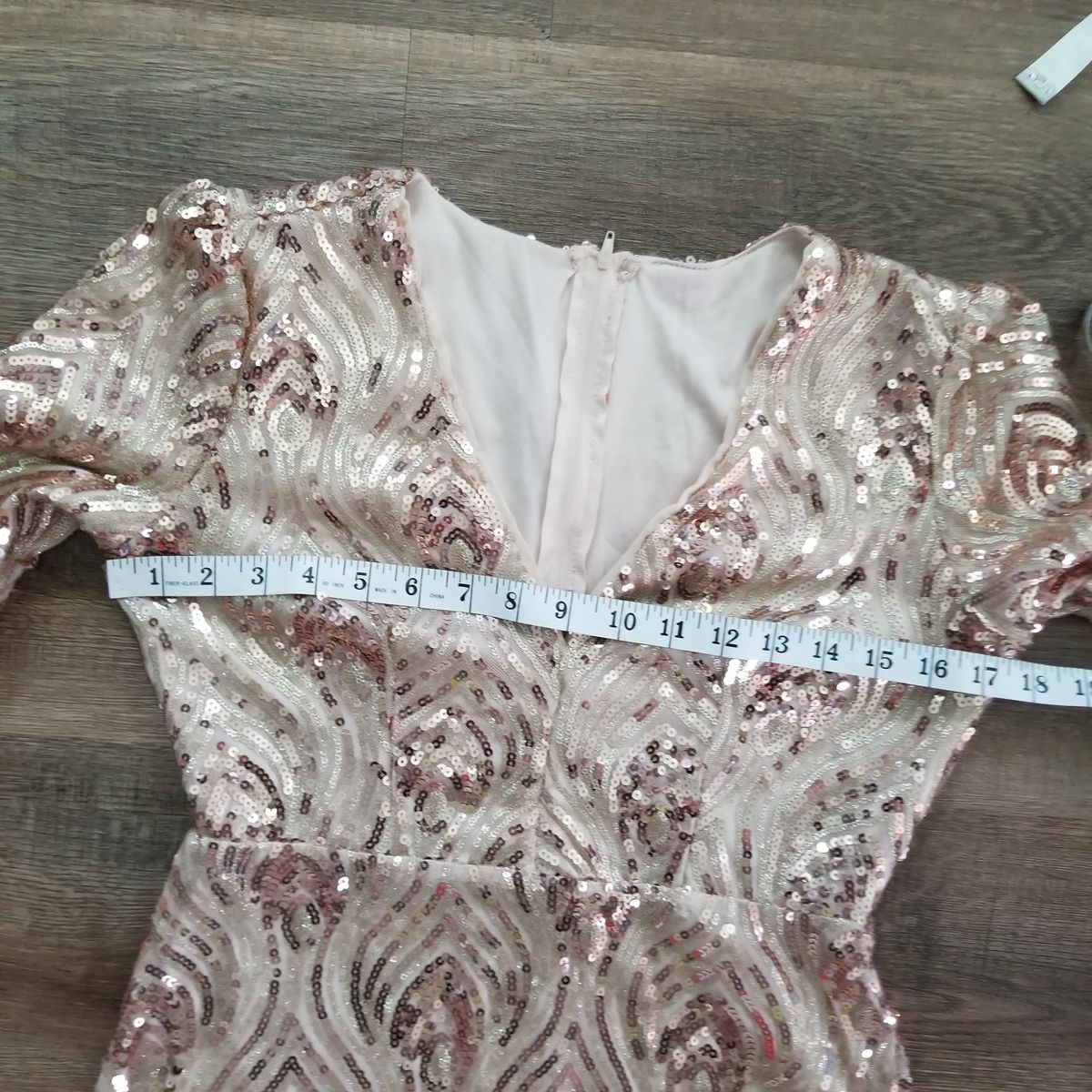 Style 1068 Baltic Born(?) Size 6 Plunge Rose Gold Mermaid Dress on Queenly