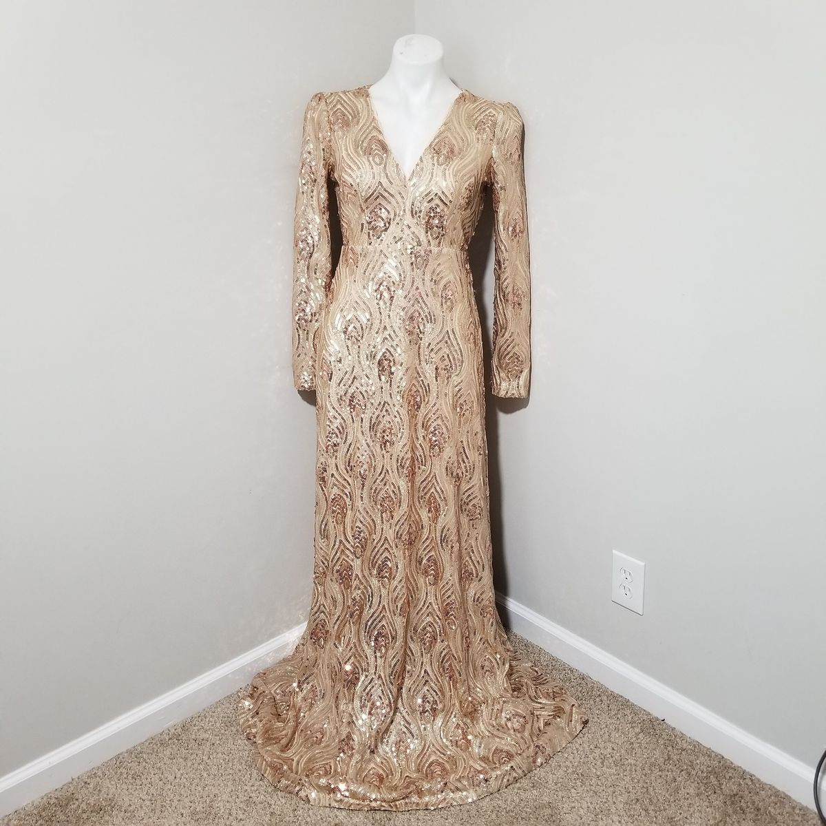 Queenly | Buy and sell prom, pageant, and formal dresses