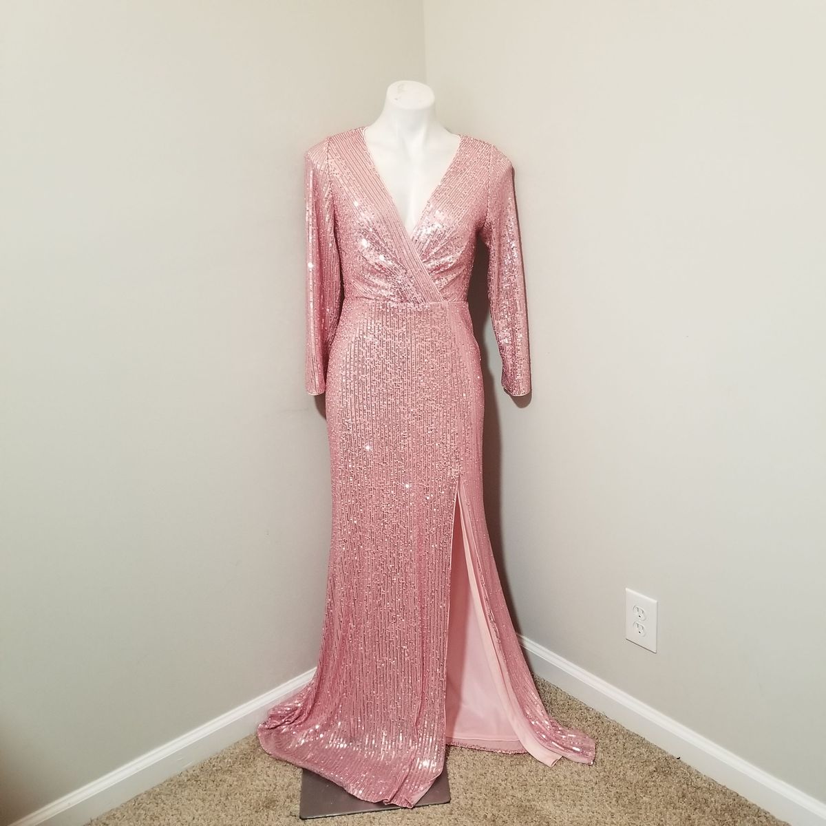 Ever Pretty Size 8 Plunge Pink Side Slit Dress on Queenly