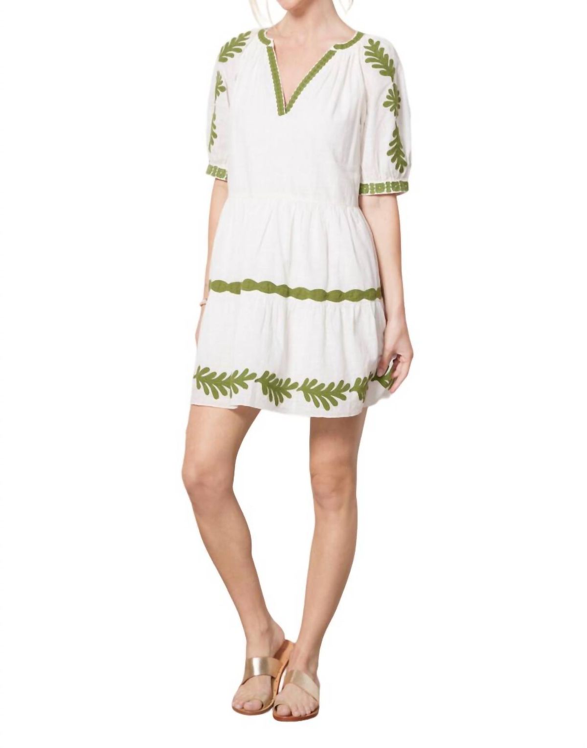 Style 1-395162277-149 Velvet by Graham & Spencer Size L Floral White Cocktail Dress on Queenly