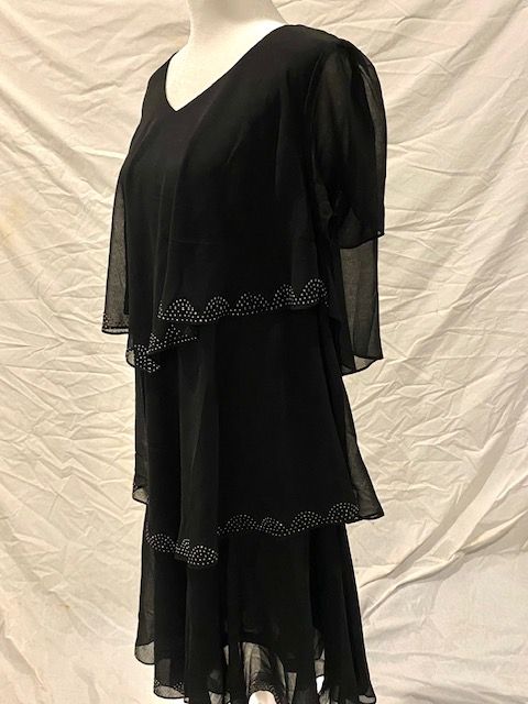 Plus Size 18 Black Cocktail Dress on Queenly