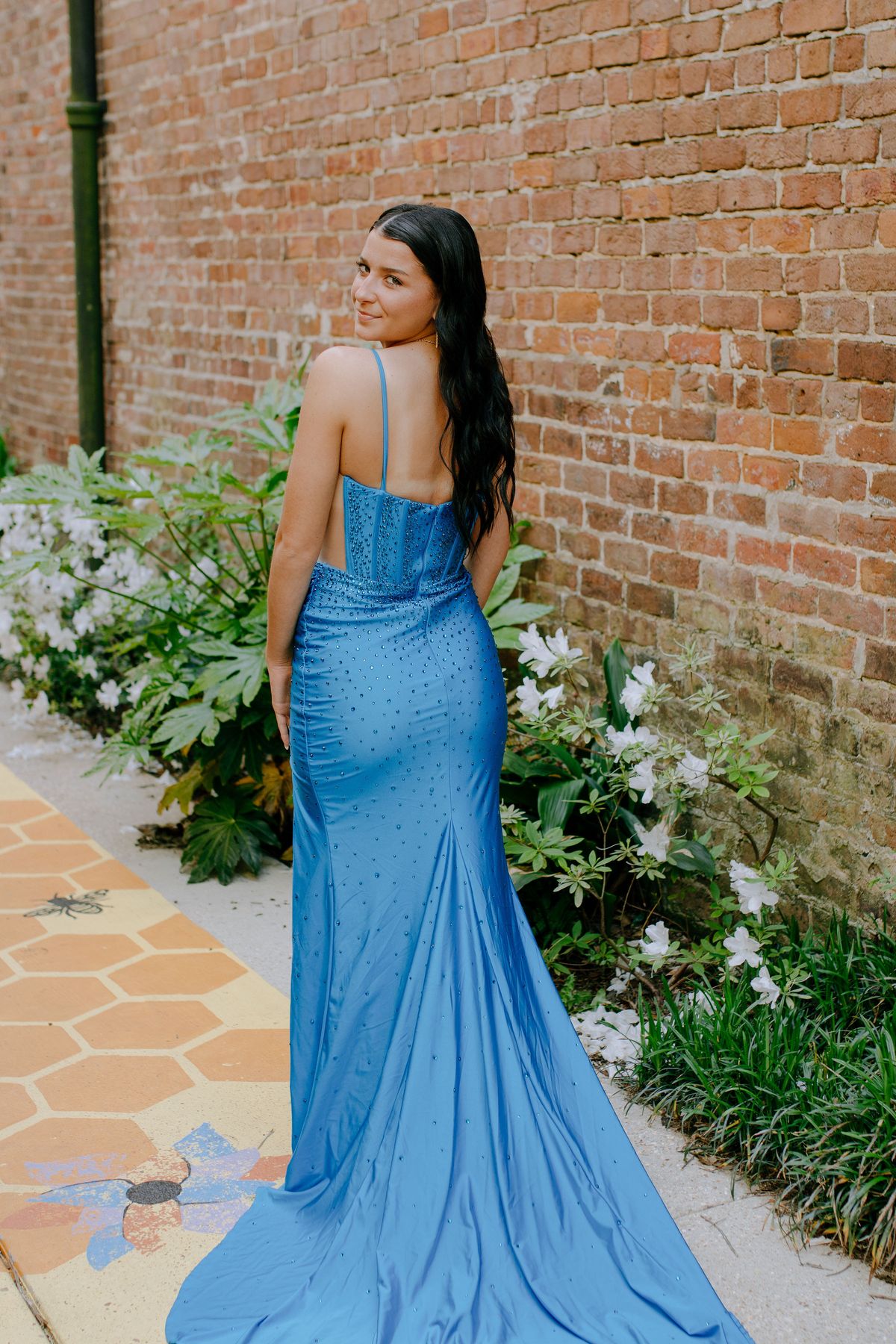 Ashley Lauren Size 0 Prom Plunge Blue Dress With Train on Queenly