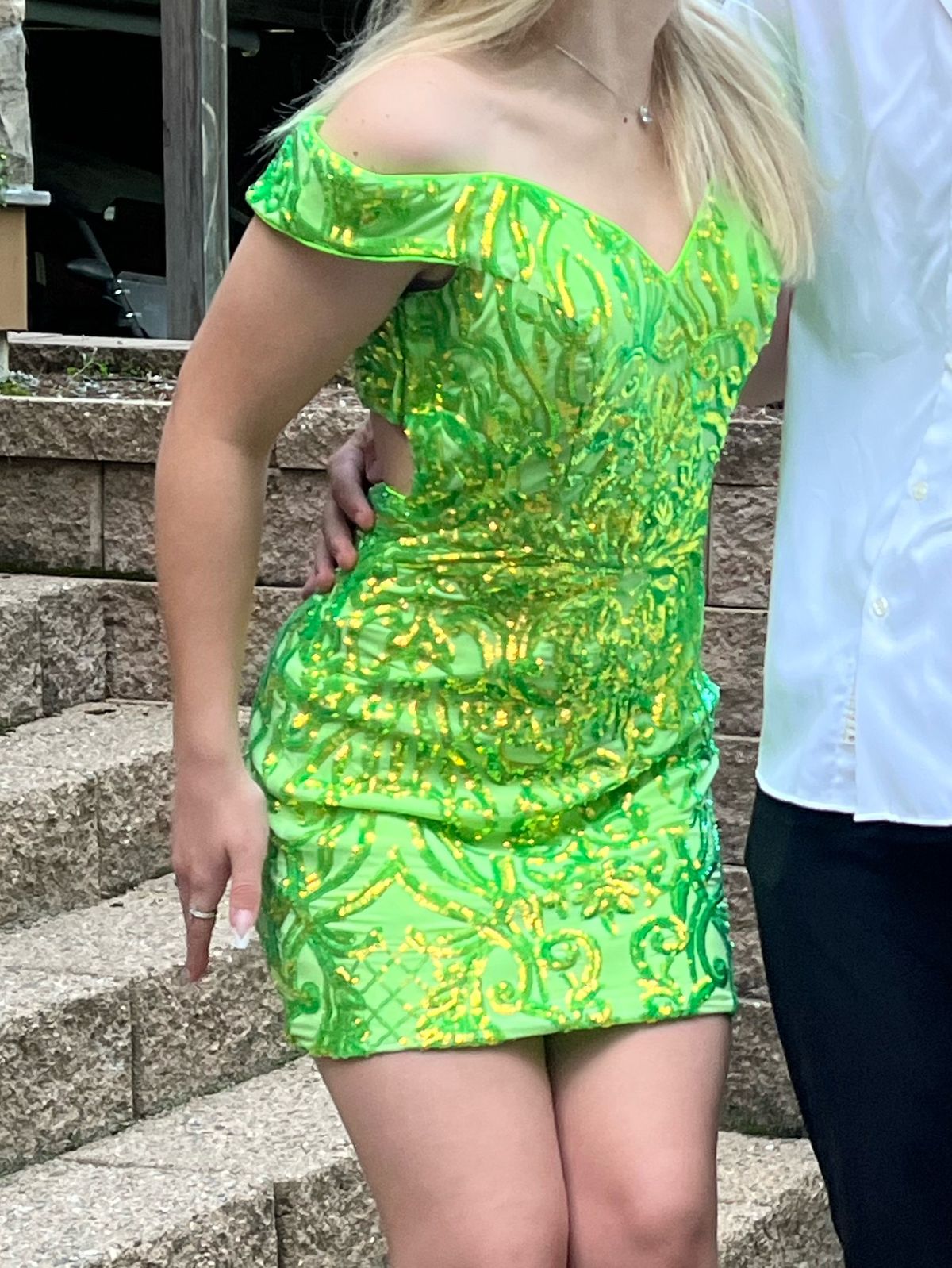 Ashley Lauren Size 4 Homecoming Off The Shoulder Green Cocktail Dress on Queenly