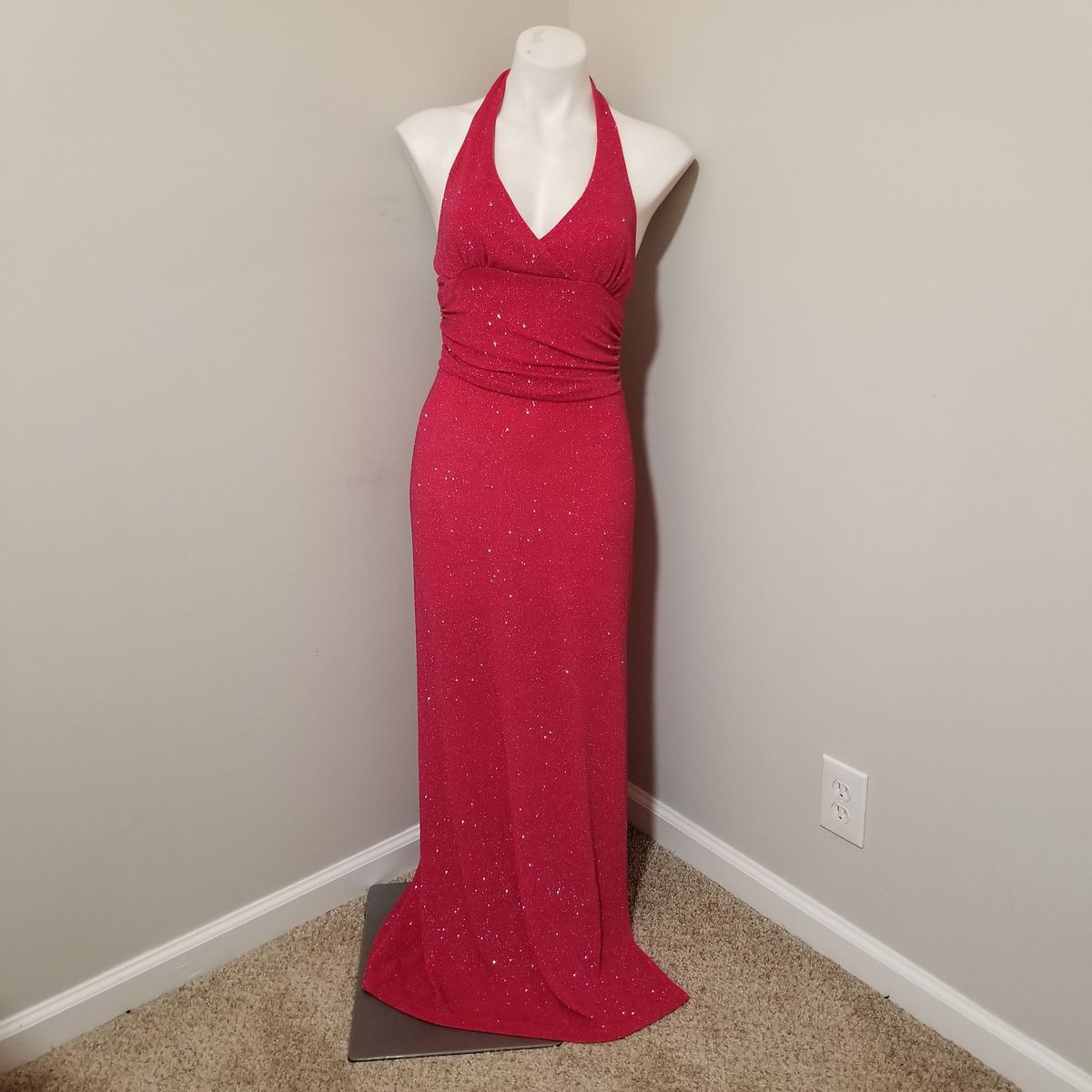 Queenly | Buy and sell prom, pageant, and formal dresses