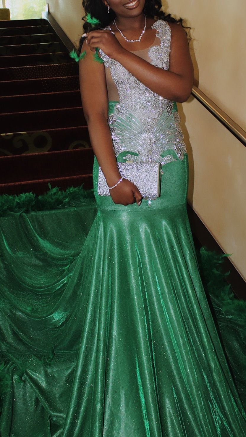 Queenly | Buy and sell prom, pageant, and formal dresses