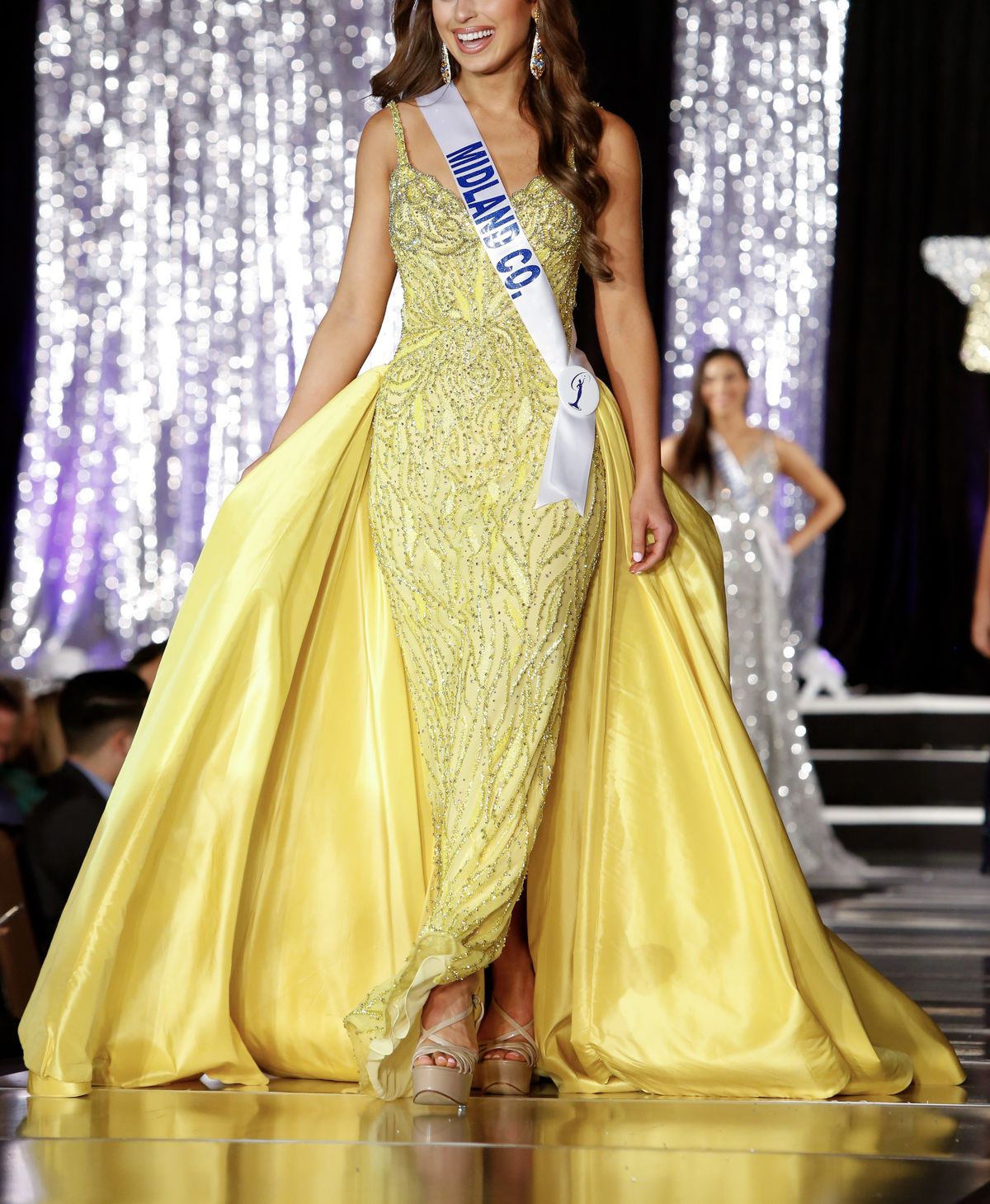 Sherri Hill Size 0 Yellow Floor Length Maxi on Queenly