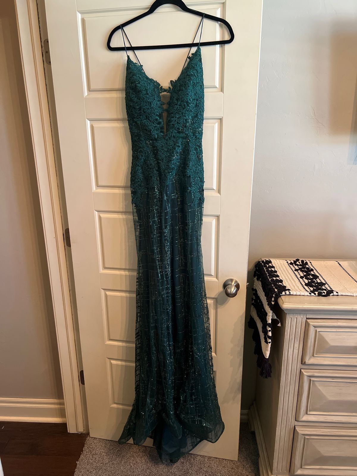 Queenly | Buy and sell prom, pageant, and formal dresses