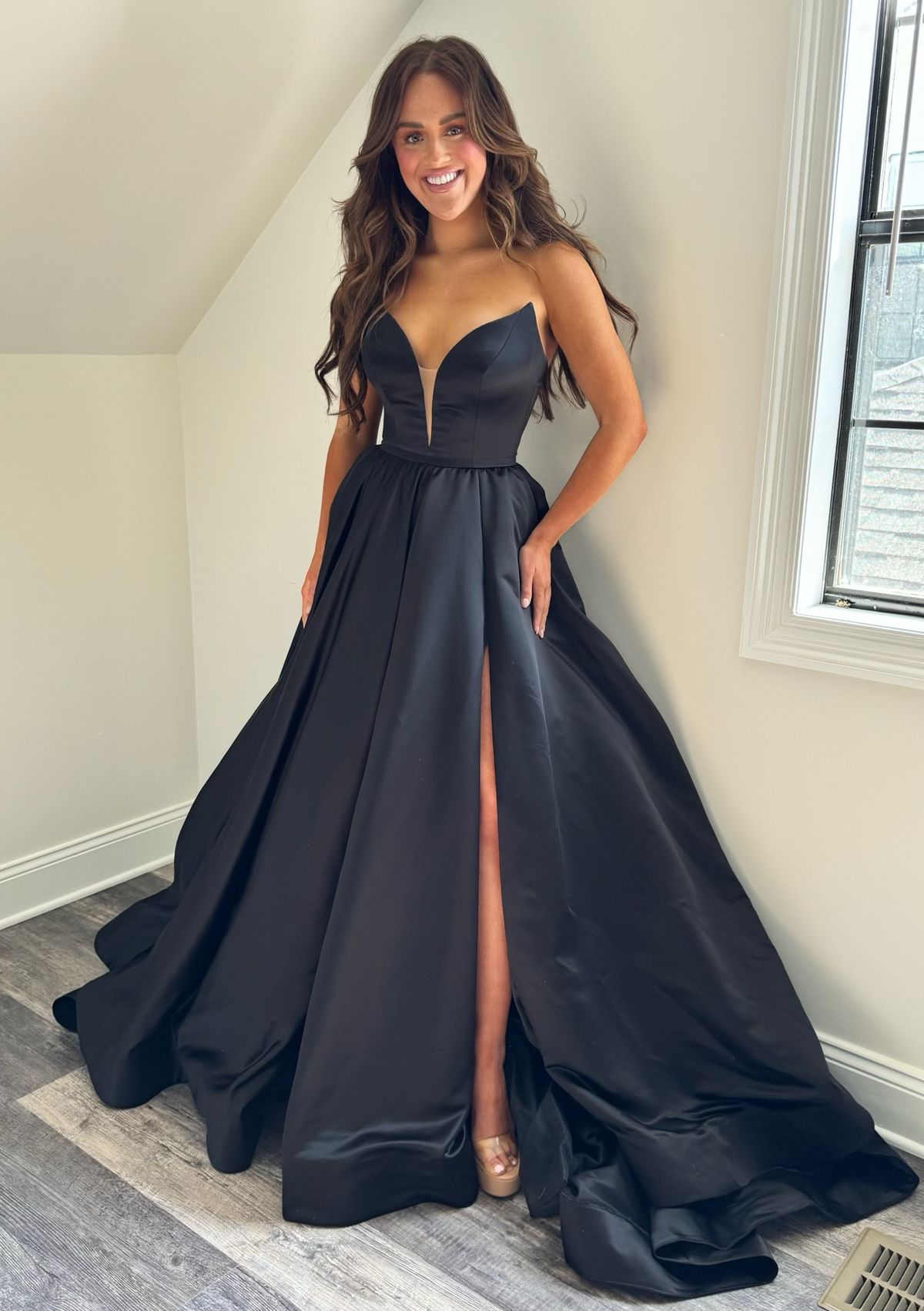 Queenly | Buy and sell prom, pageant, and formal dresses