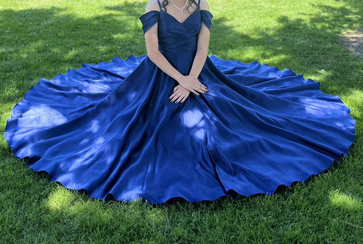 Size 6 Prom Off The Shoulder Navy Blue Ball Gown on Queenly