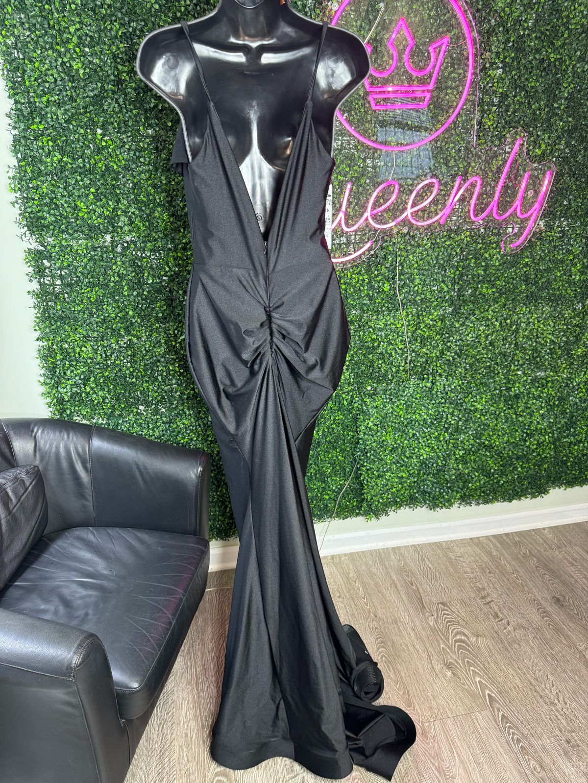 Queenly | Buy and sell prom, pageant, and formal dresses