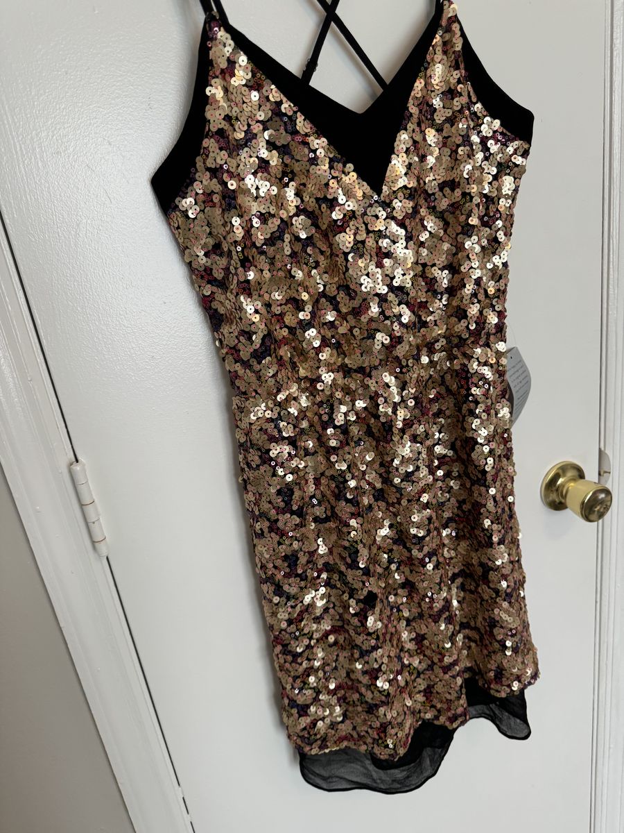 Adelyn Rae Size M Nightclub Plunge Multicolor Cocktail Dress on Queenly