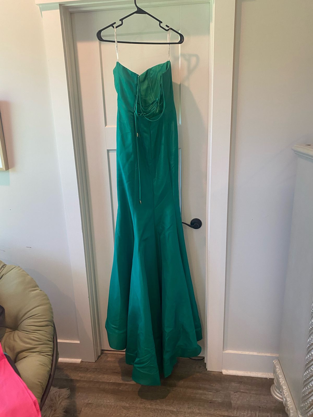Sherri Hill Size 10 Strapless Emerald Green Mermaid Dress on Queenly