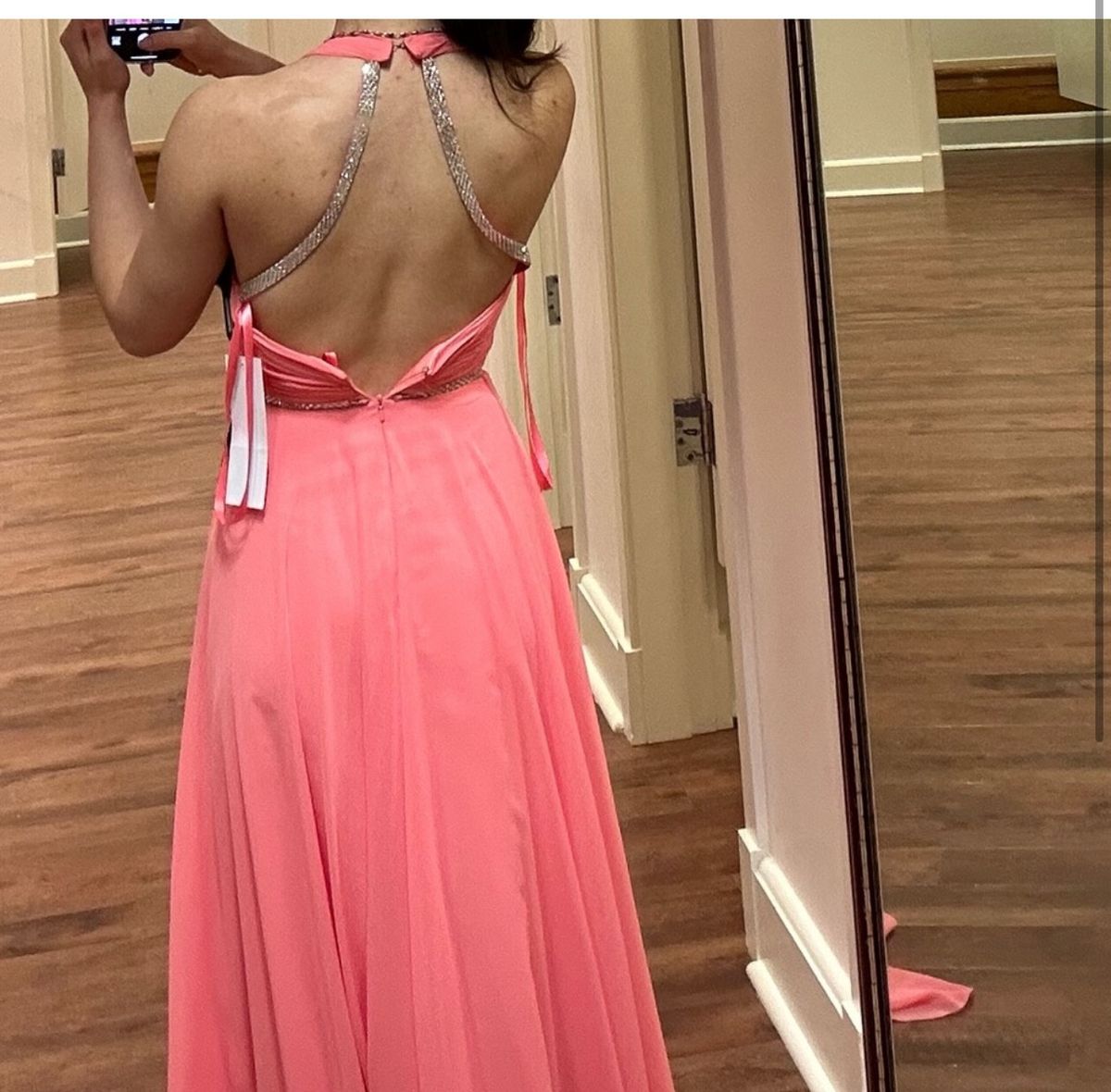 Size 0 Prom Plunge Coral A-line Dress on Queenly