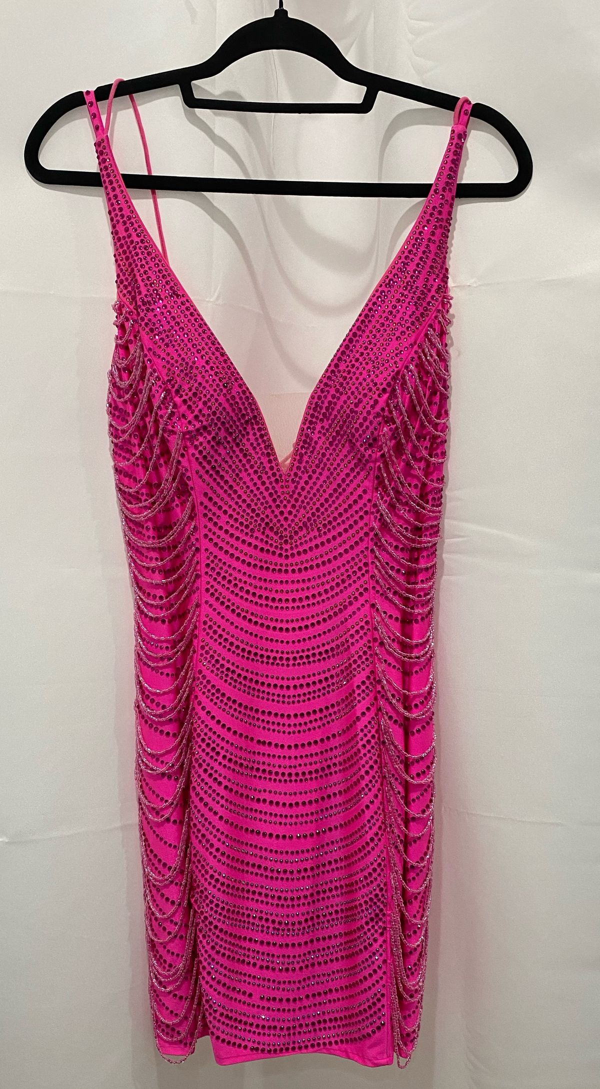 Style 2833 Colors Size 4 Nightclub Plunge Pink Cocktail Dress on Queenly