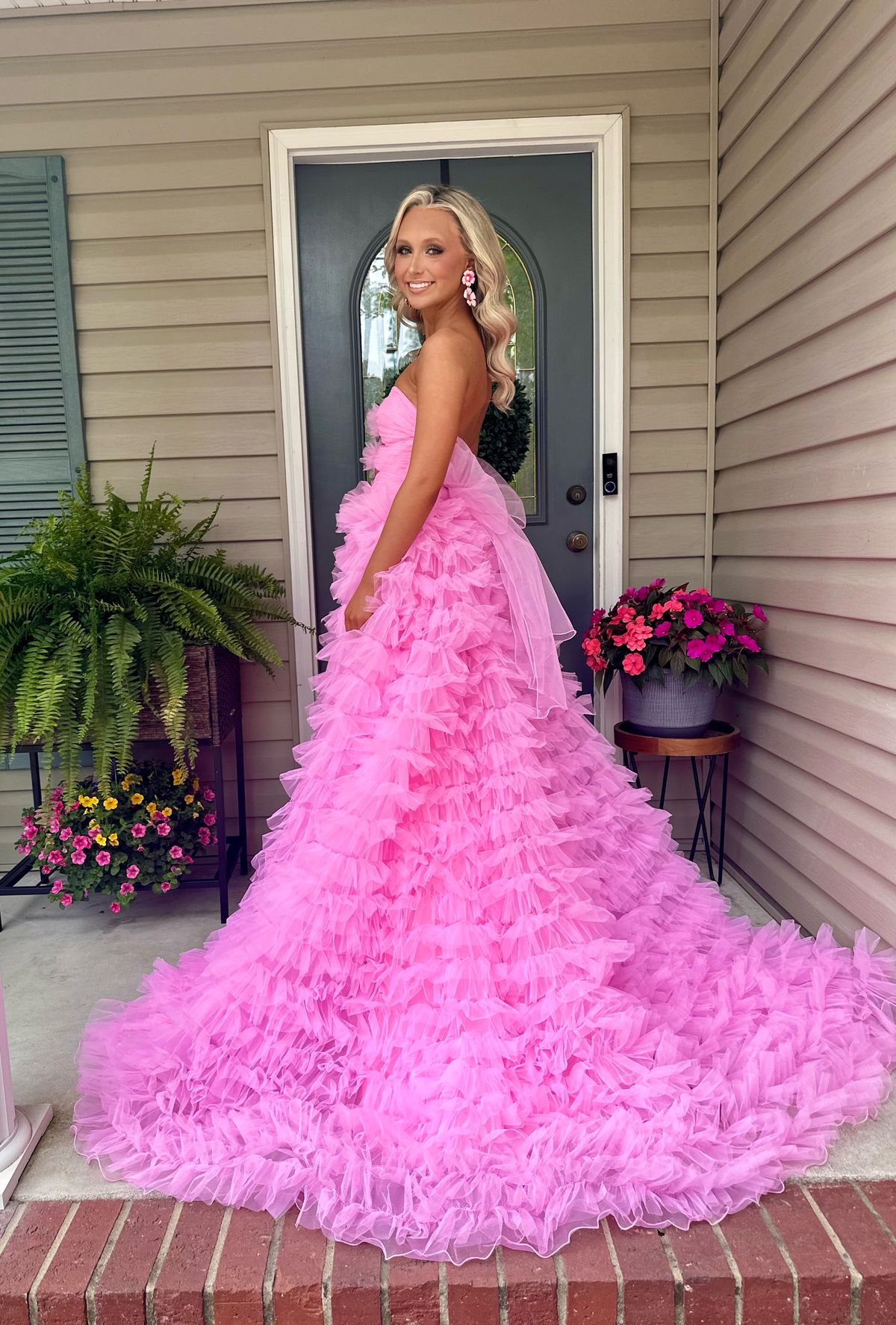 Style 56067 Sherri Hill Size 2 Strapless Pink Ball Gown on Queenly