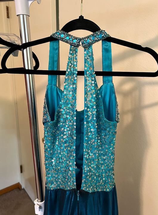 Studio 17 Size 6 Prom Blue Dress With Train on Queenly