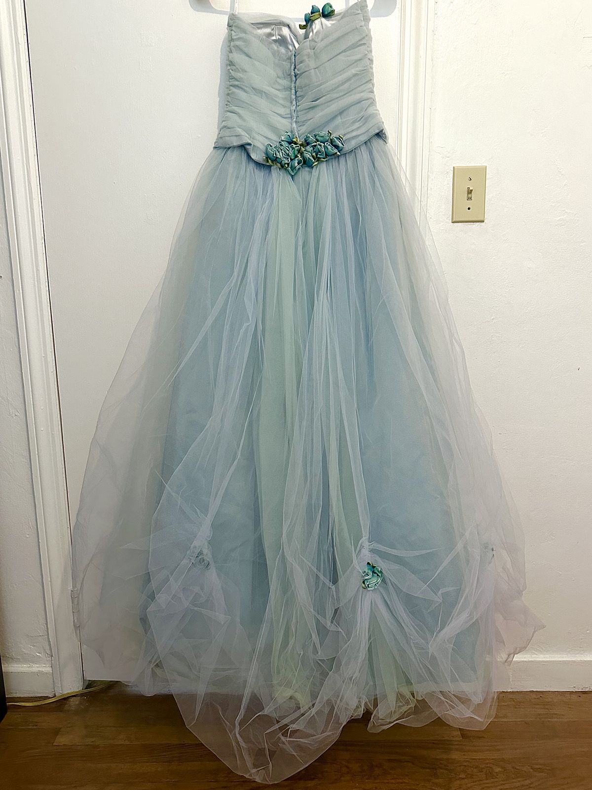 Jessica McClintock Size 2 Prom Strapless Blue Ball Gown on Queenly