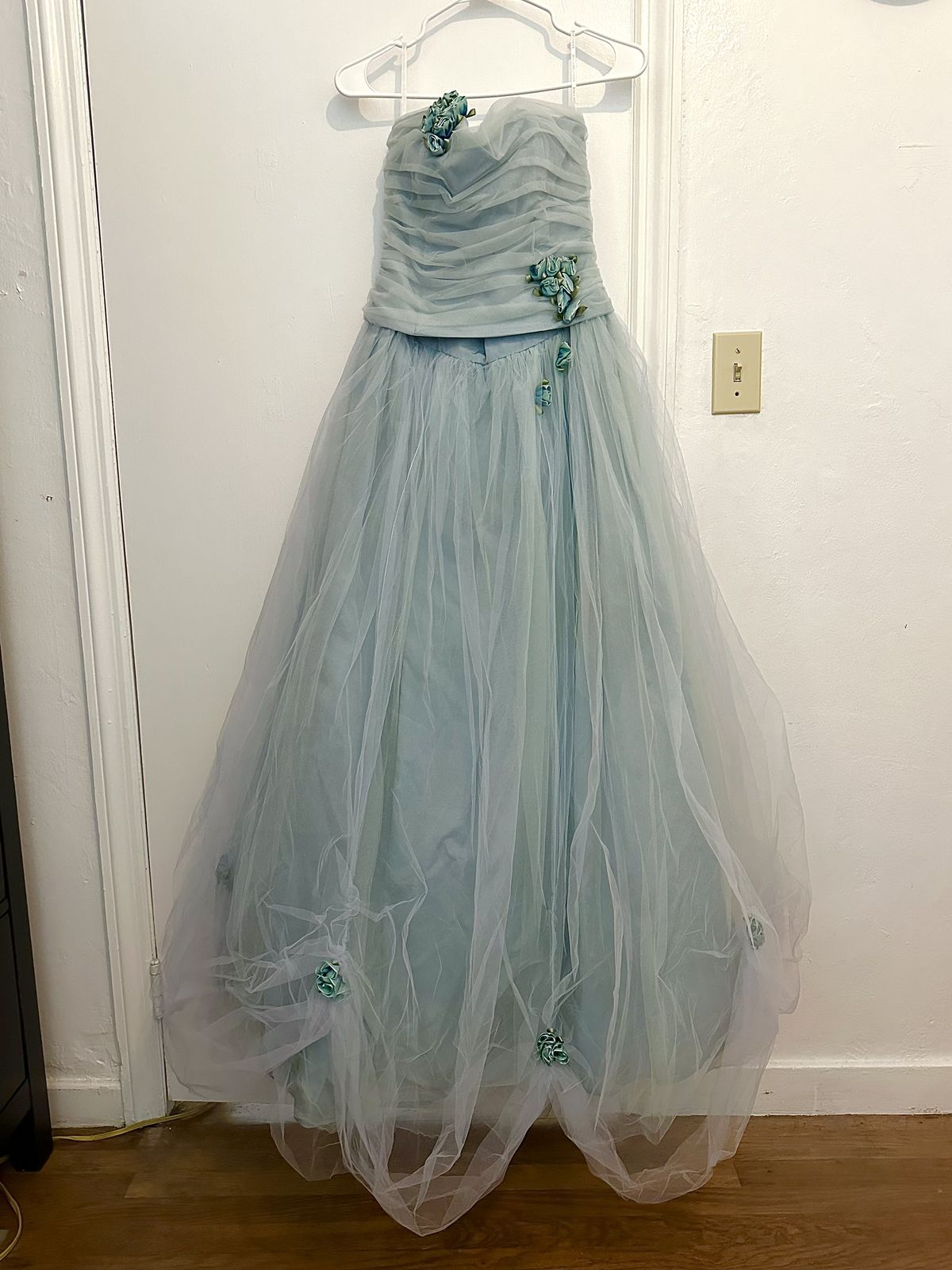 Queenly | Buy and sell prom, pageant, and formal dresses