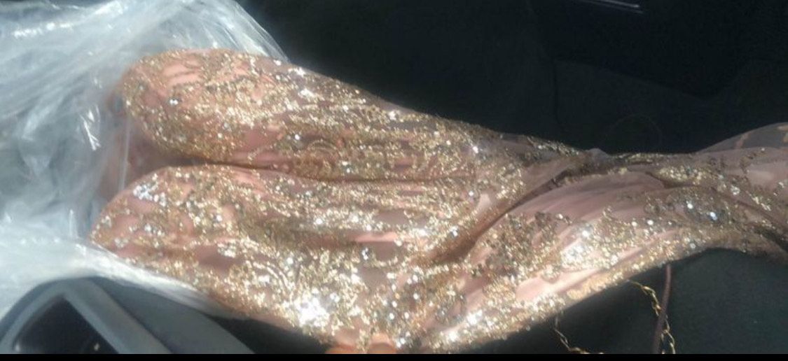 Size 4 Prom Plunge Rose Gold Mermaid Dress on Queenly