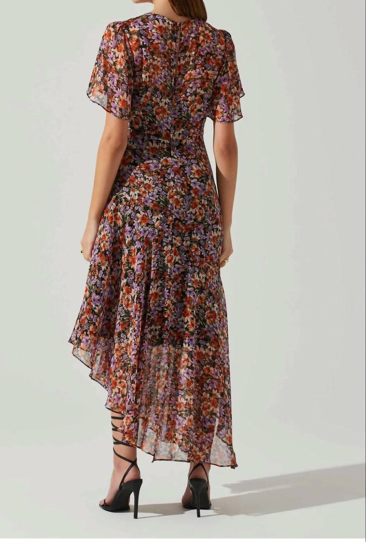 Style 1-3555344261-892 ASTR Size M Floral Orange Cocktail Dress on Queenly