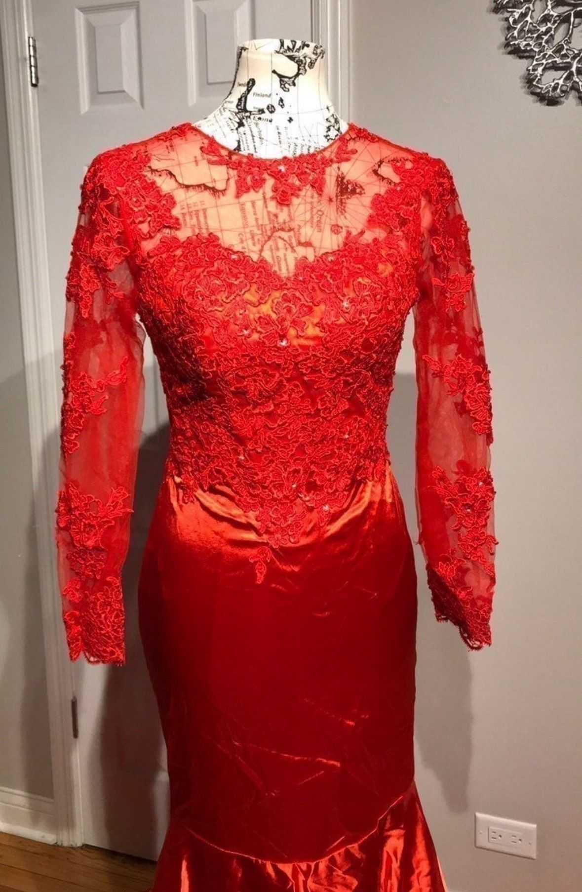 Size XS Prom Long Sleeve Lace Red Mermaid Dress on Queenly