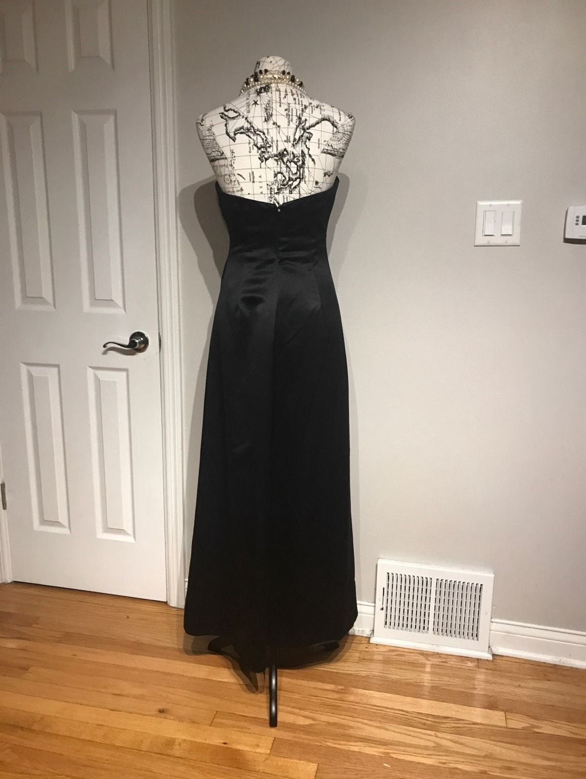 Bill Levkoff Size 8 Prom Strapless Black A-line Dress on Queenly