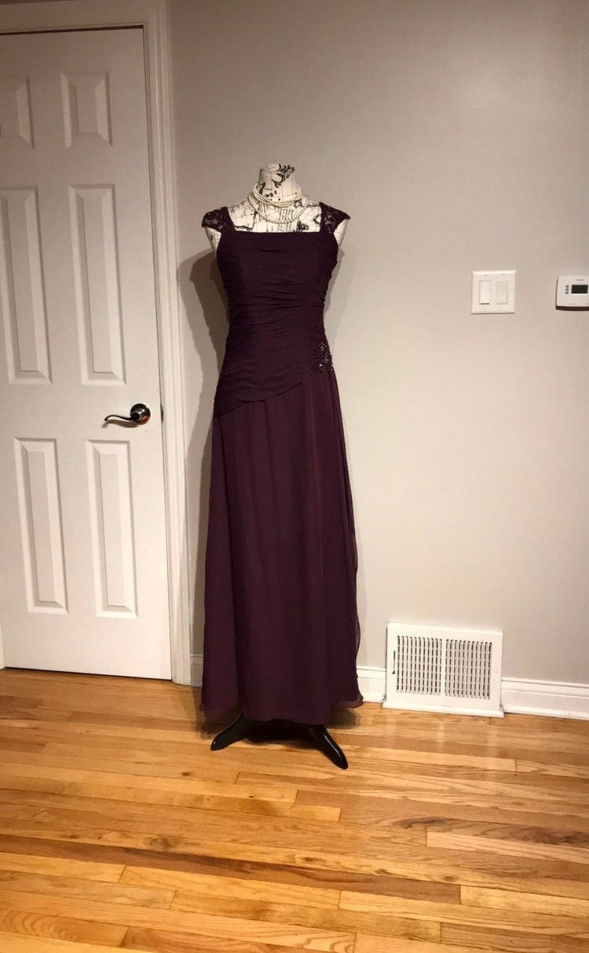 Forever yours Size 4 Prom Lace Burgundy Purple A-line Dress on Queenly