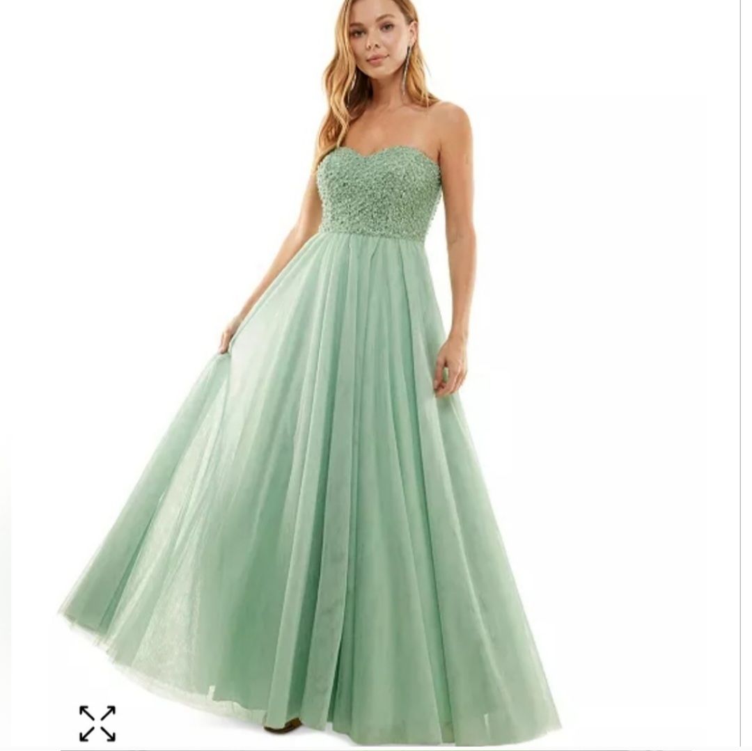 Queenly | Buy and sell prom, pageant, and formal dresses