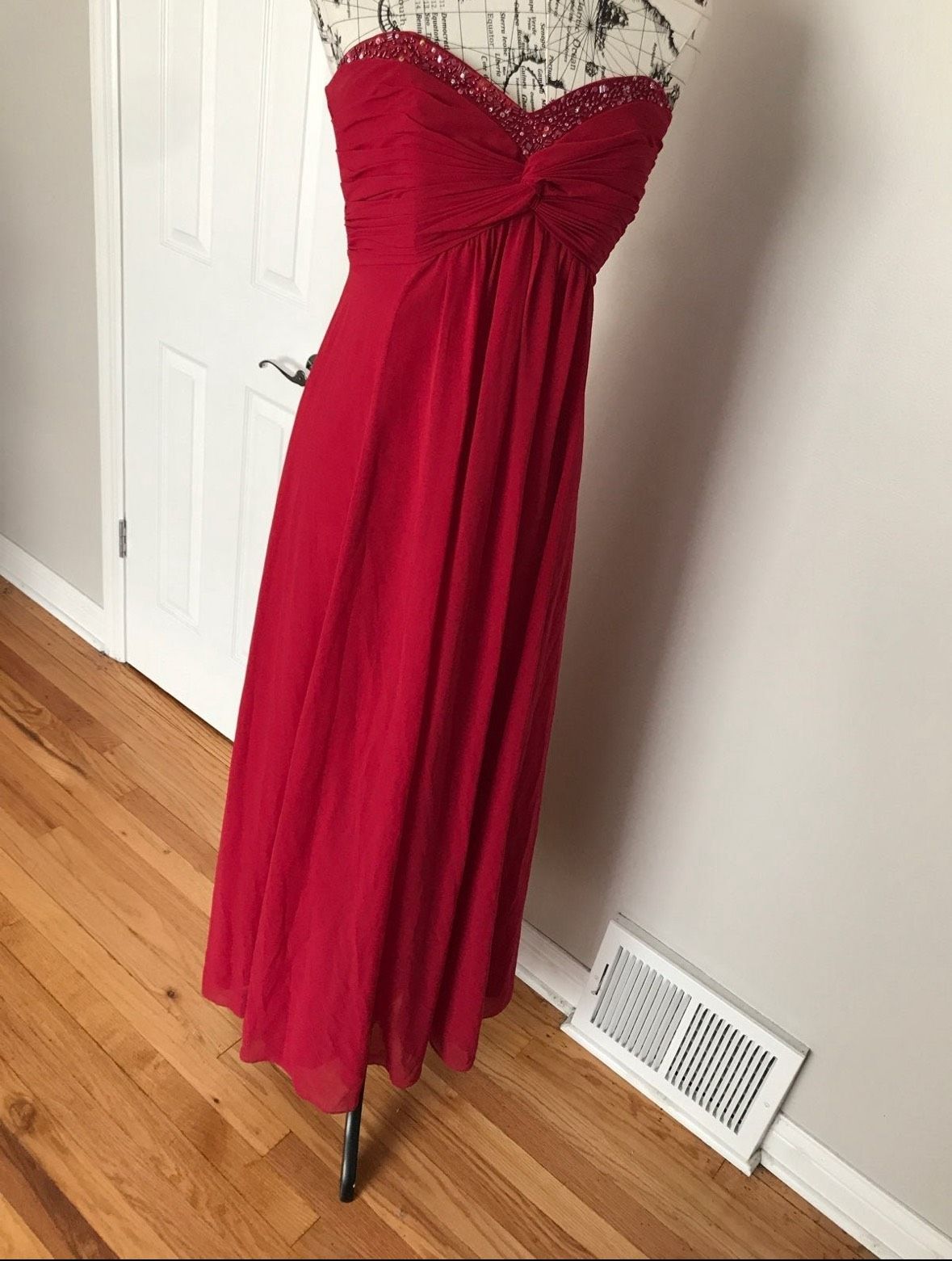 Style F14867 David's Bridal Size 10 Prom Strapless Red A-line Dress on Queenly