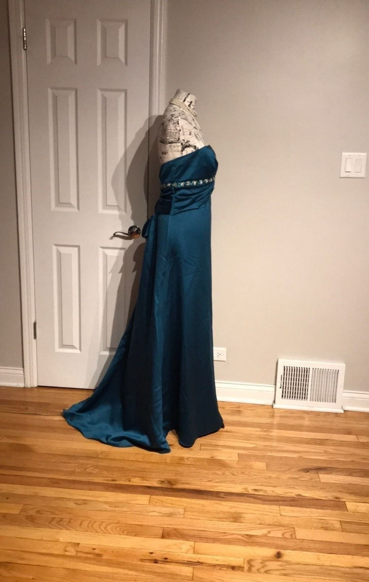 Style 456157 / 439/ 16417W Niki Lavis Size 14 Prom Strapless Emerald Blue Mermaid Dress on Queenly