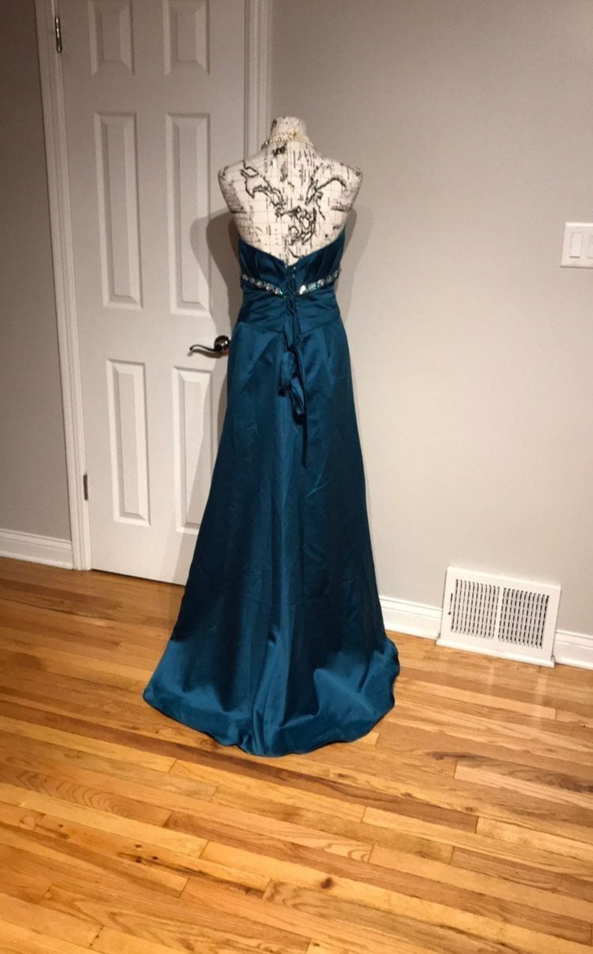 Style 456157 / 439/ 16417W Niki Lavis Size 14 Prom Strapless Emerald Blue Mermaid Dress on Queenly