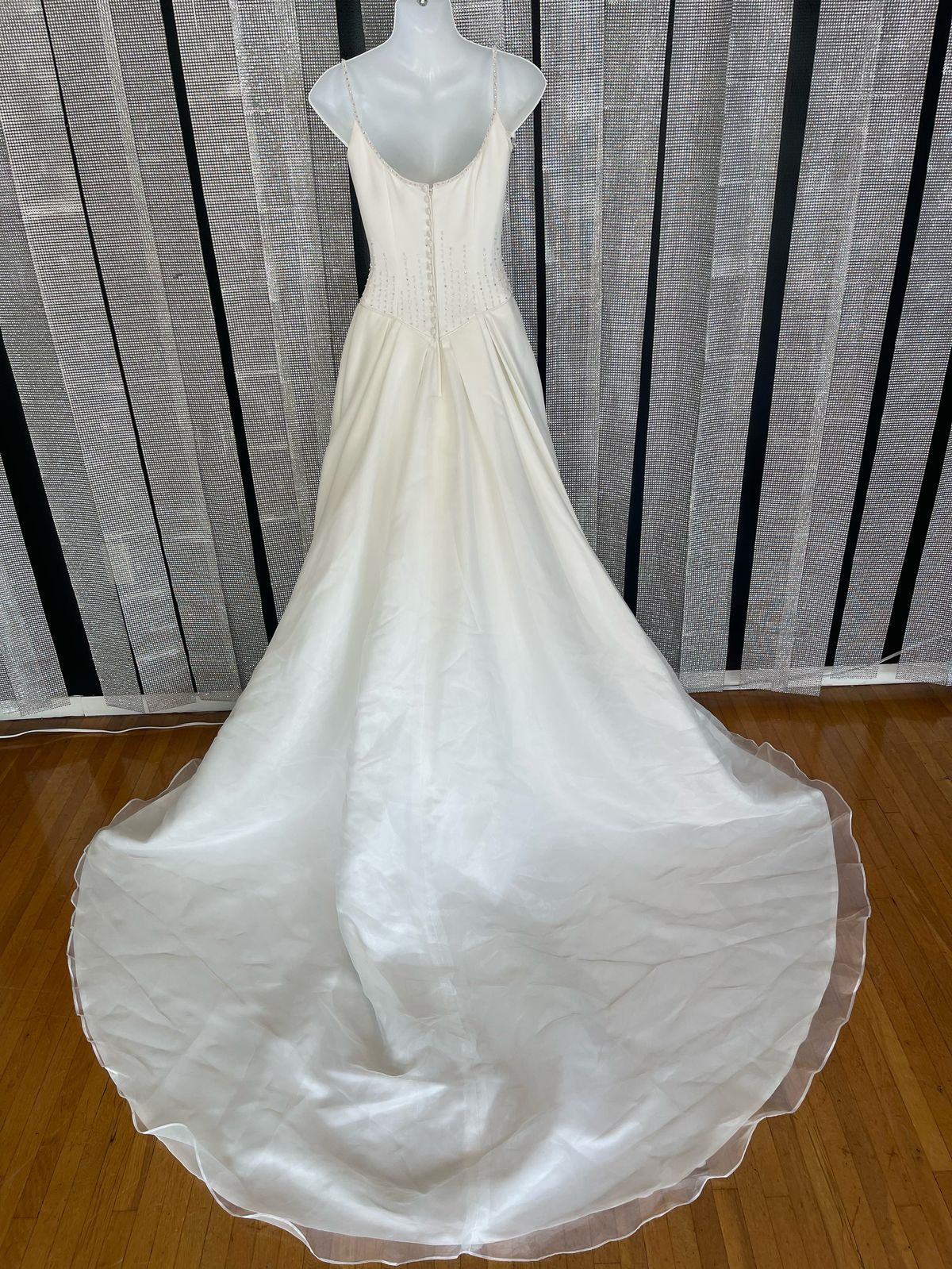 Size 2 Wedding Plunge White A-line Dress on Queenly