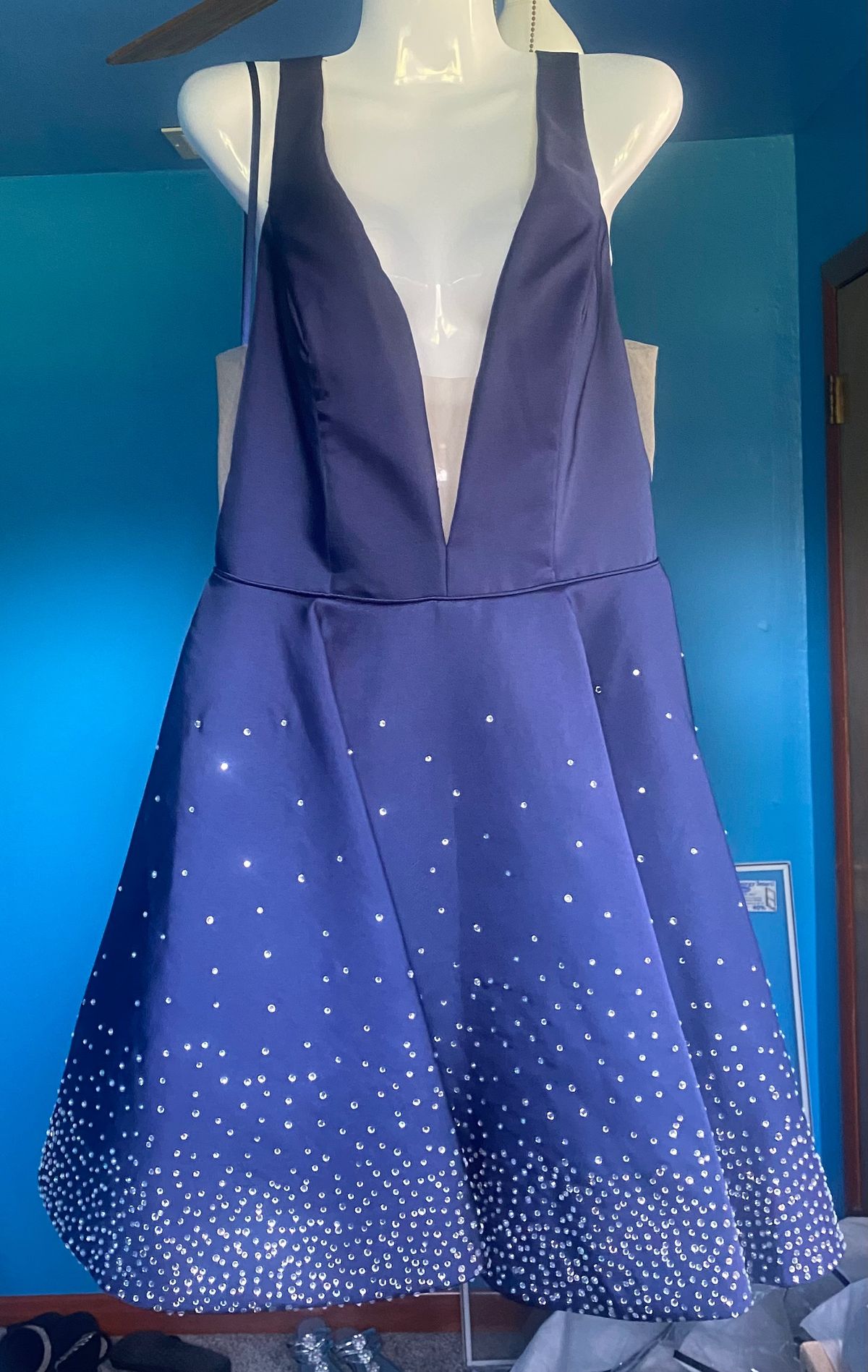 Tarik Ediz Size 10 Prom Plunge Blue Cocktail Dress on Queenly