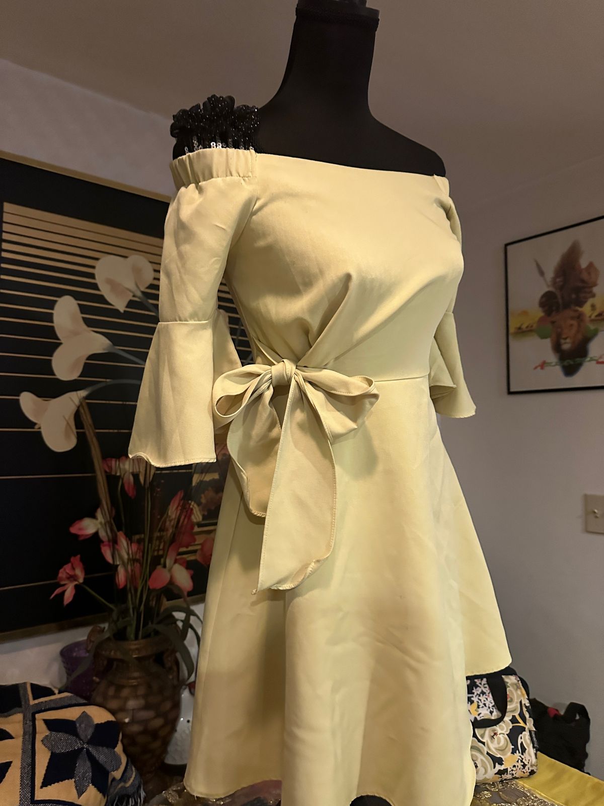 Size 0 Off The Shoulder Yellow A-line Dress on Queenly