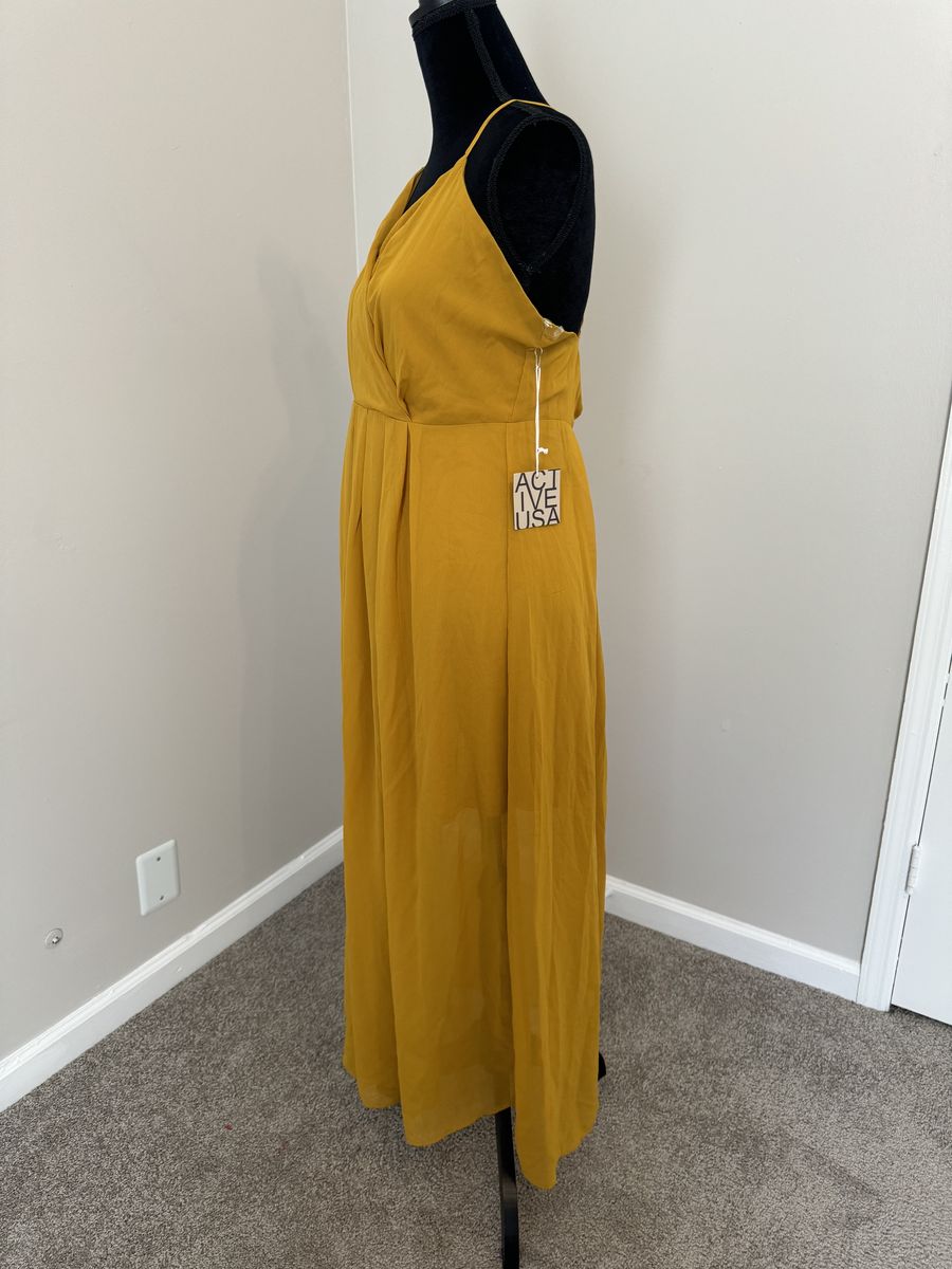 Size L Plunge Gold Side Slit Dress on Queenly