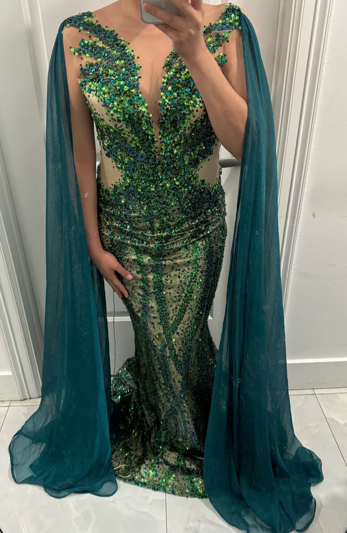 Size 2 Plunge Emerald Green Mermaid Dress on Queenly