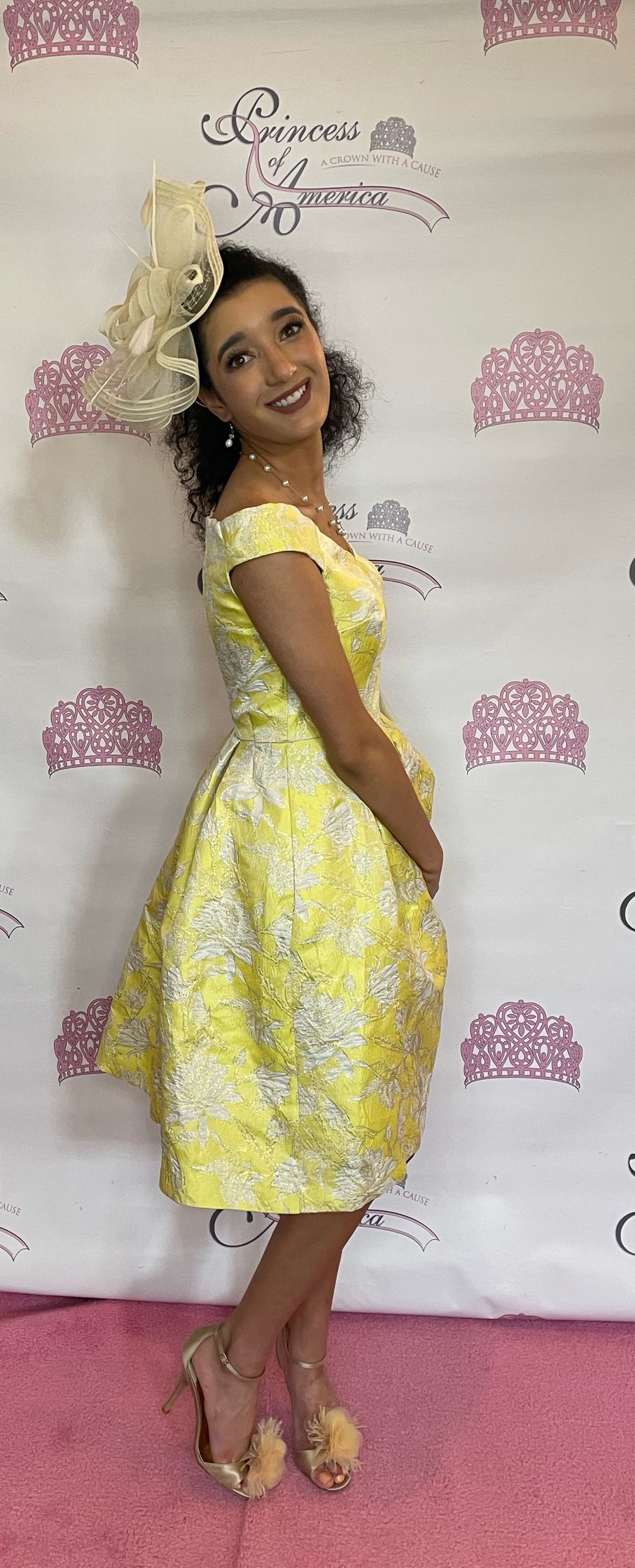 Calvin Klein Size 2 Pageant Off The Shoulder Yellow Cocktail Dress on Queenly