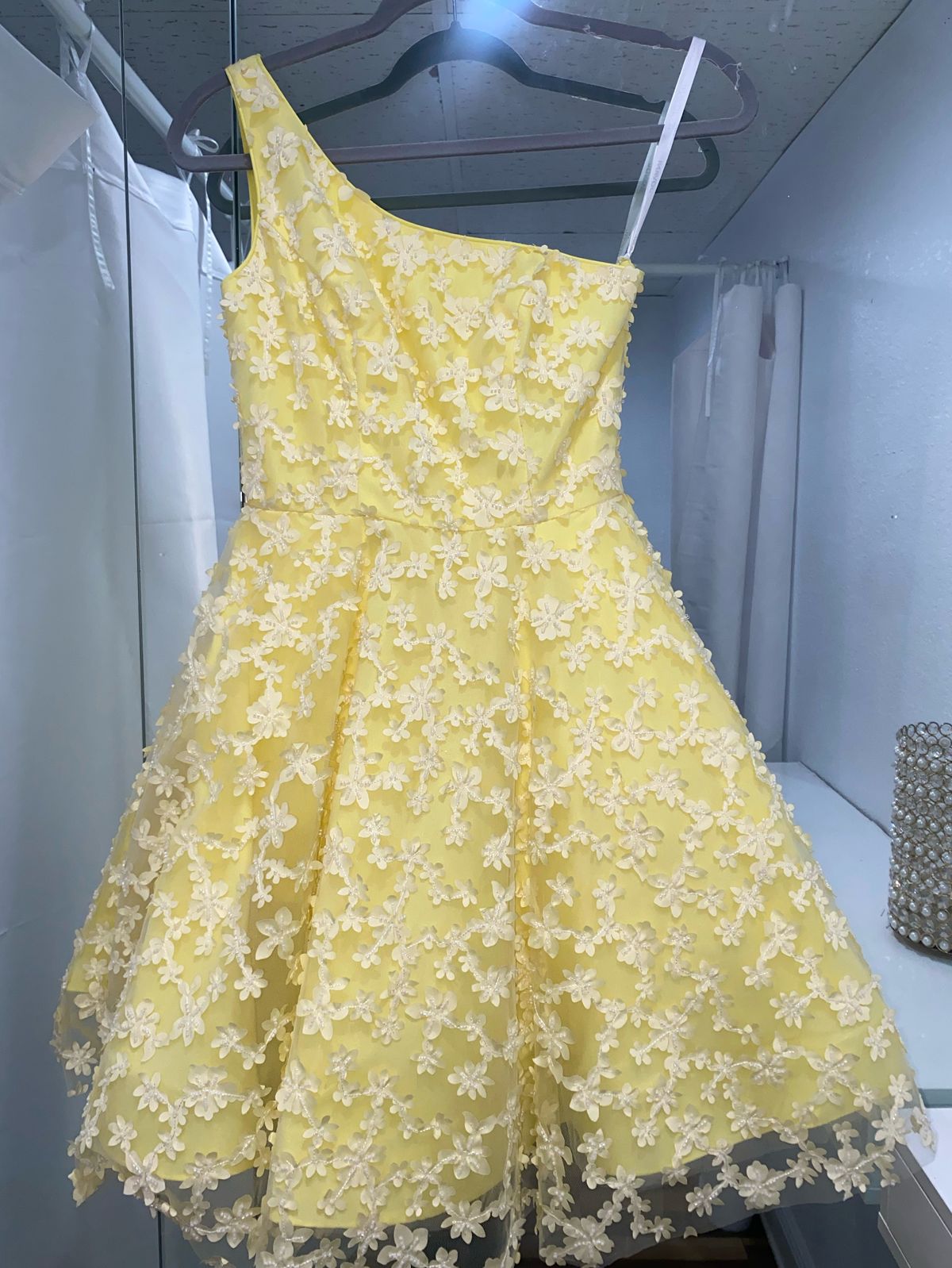 Style K23516 Yellow Jovani Size 8 Prom One Shoulder Yellow Cocktail Dress on Queenly