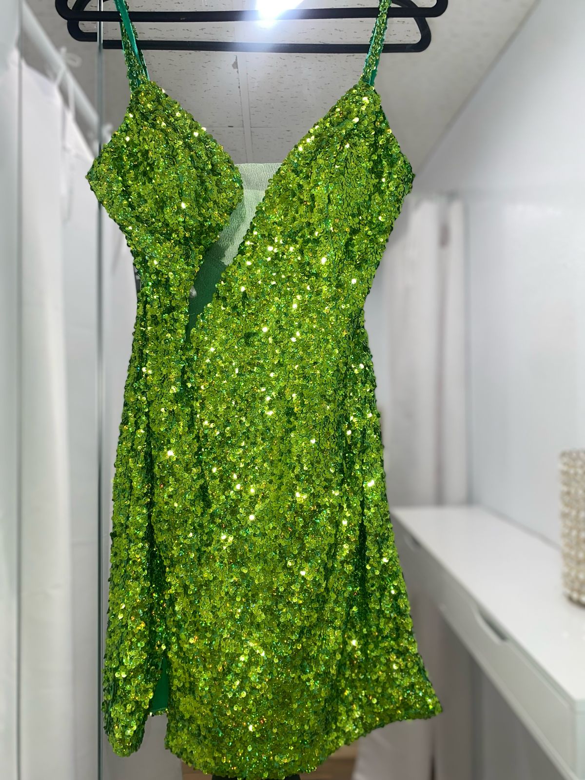 Style 22905 Olive Jovani Size 6 Prom Plunge Green Cocktail Dress on Queenly