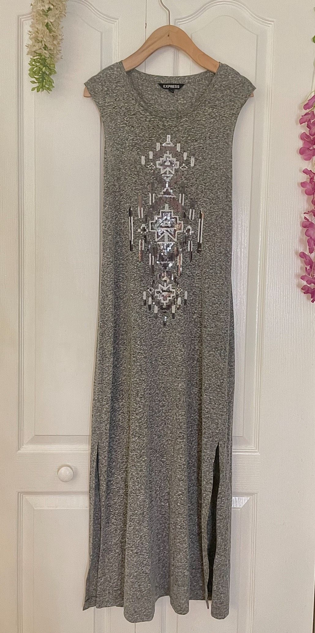 Express Size XS Cap Sleeve Silver A-line Dress on Queenly