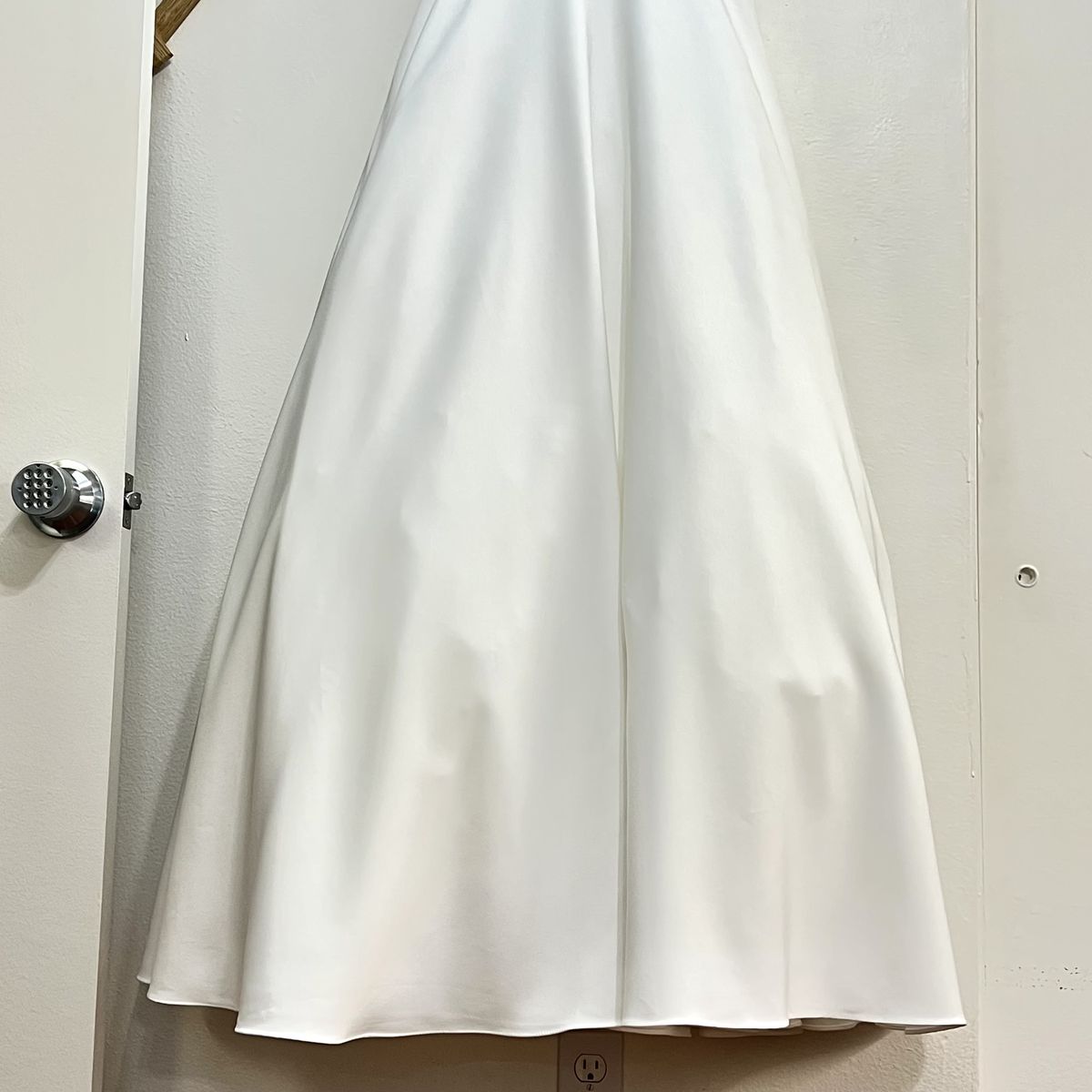 Style 48924 Mac Duggal Size 6 Wedding White Ball Gown on Queenly