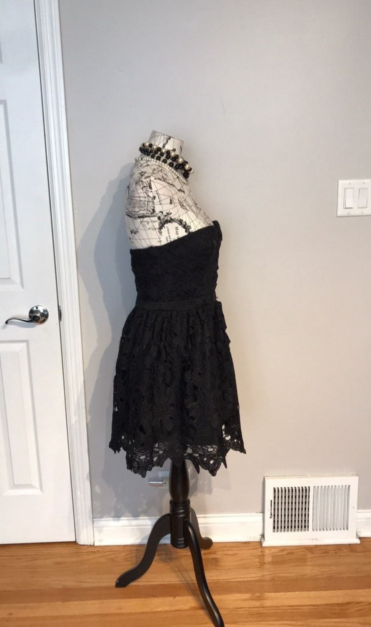 Akira Size M Prom Strapless Lace Black Cocktail Dress on Queenly