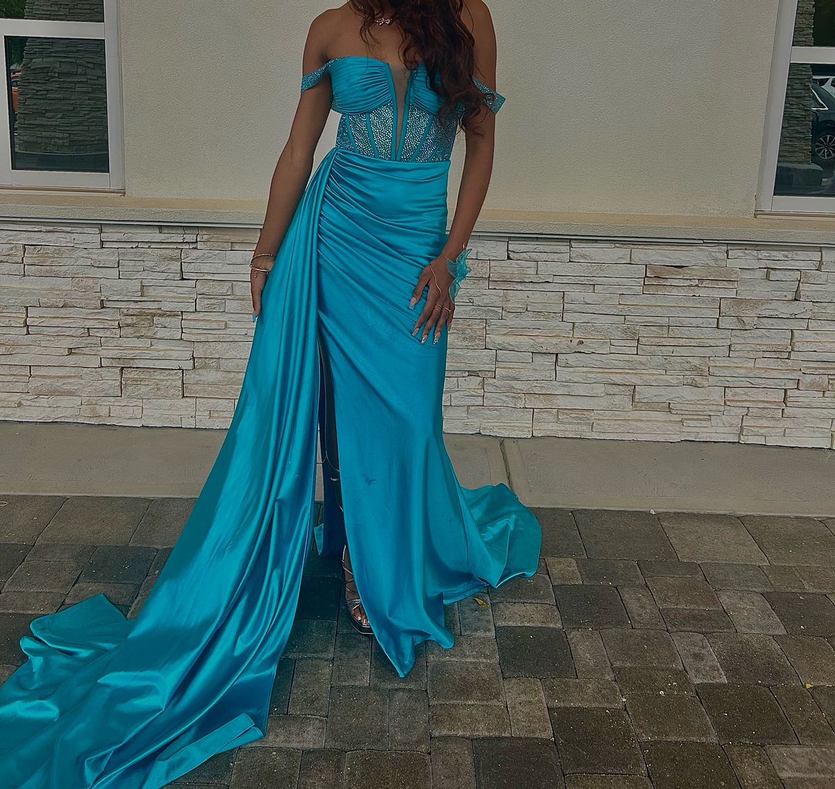 Size 2 Prom Plunge Turquoise Blue Side Slit Dress on Queenly