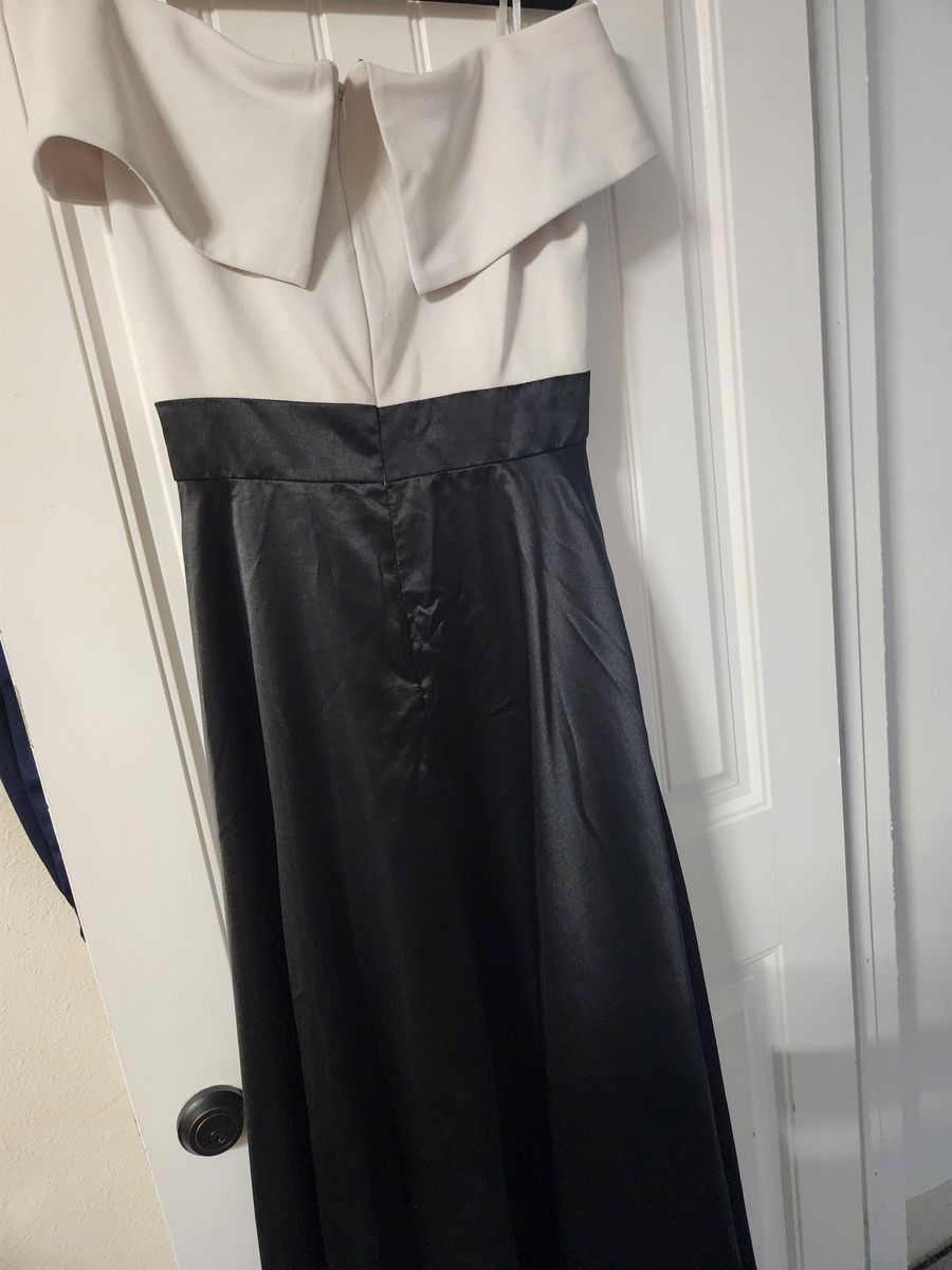 Xscape Size 14 Prom Black A-line Dress on Queenly