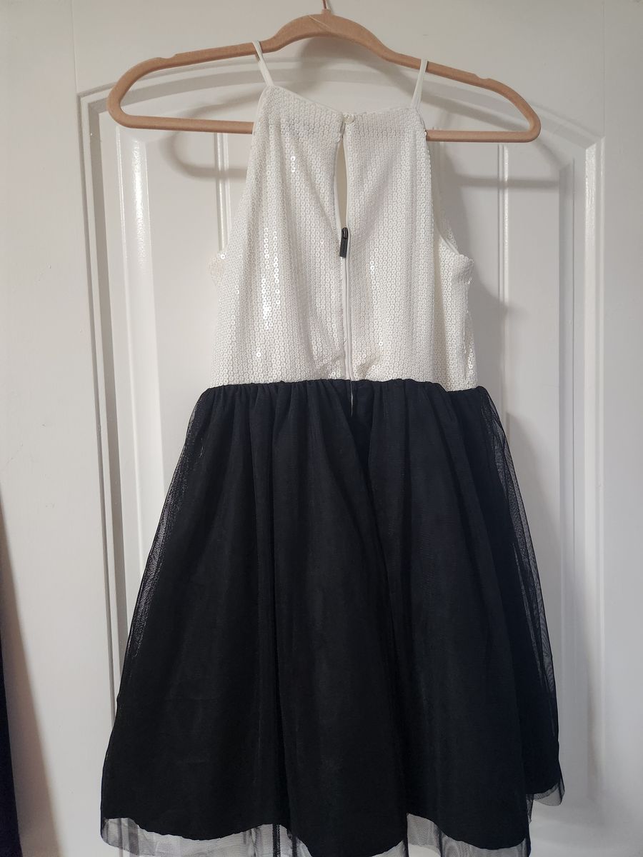 Calvin Klein Size 12 Black Cocktail Dress on Queenly