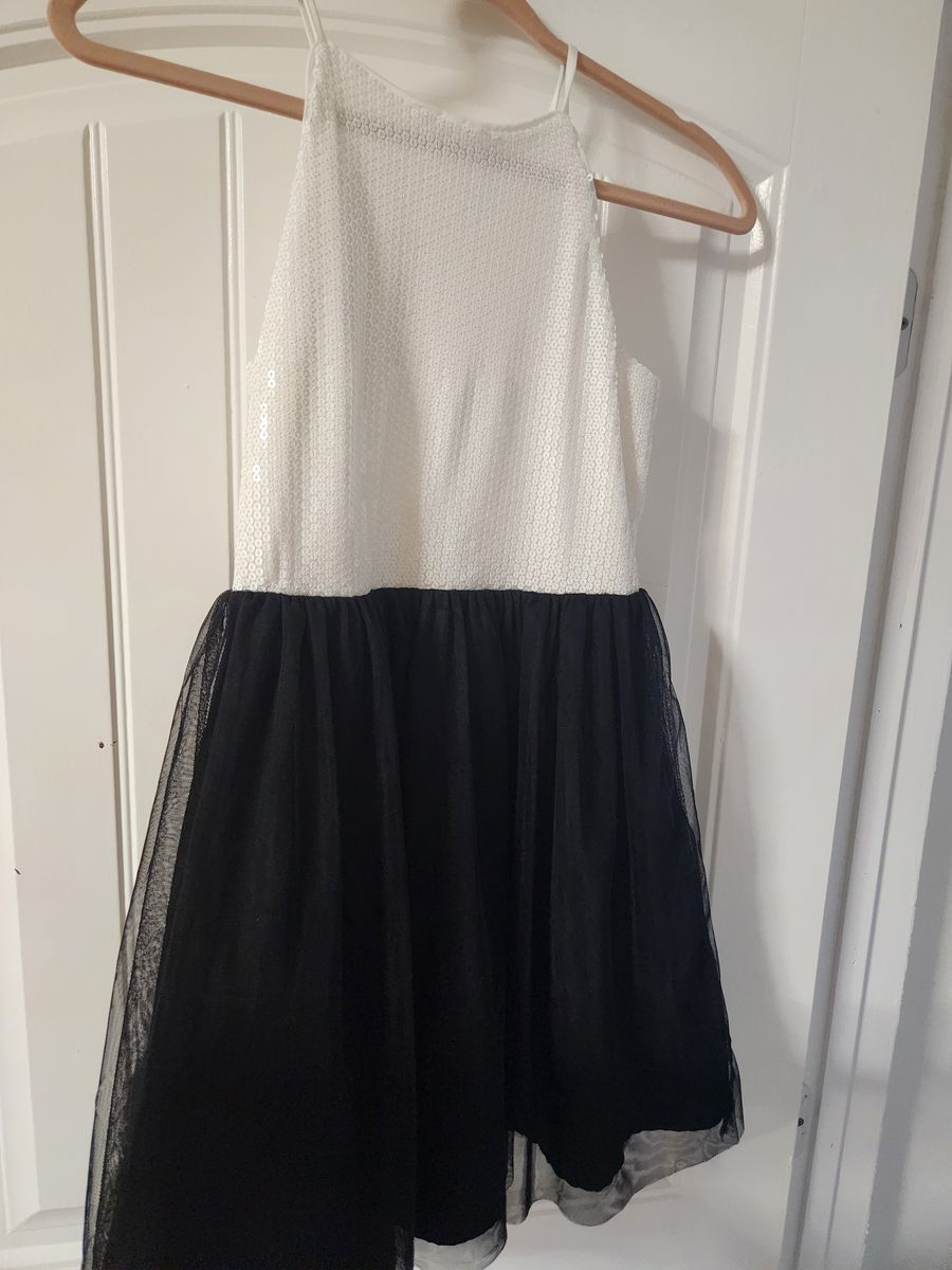 Calvin Klein Size 12 Black Cocktail Dress on Queenly