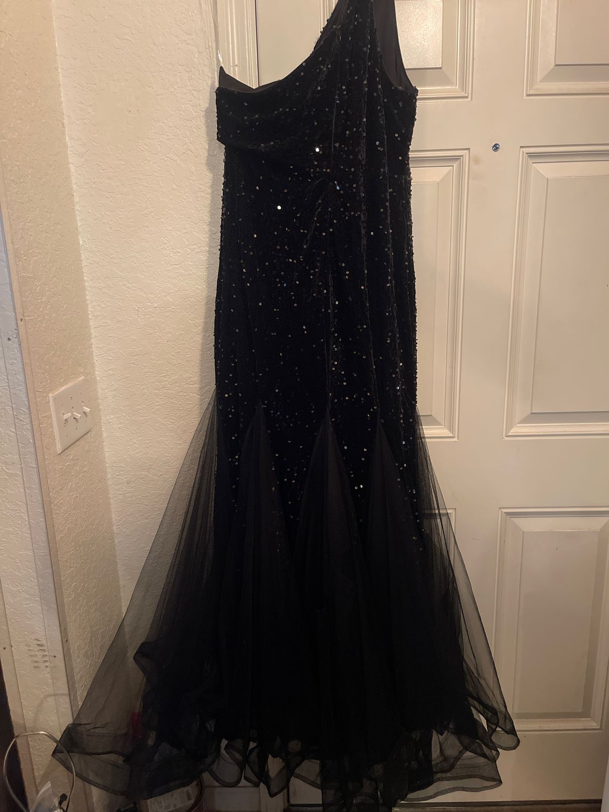 Faeriesty Plus Size 16 Prom One Shoulder Black Mermaid Dress on Queenly