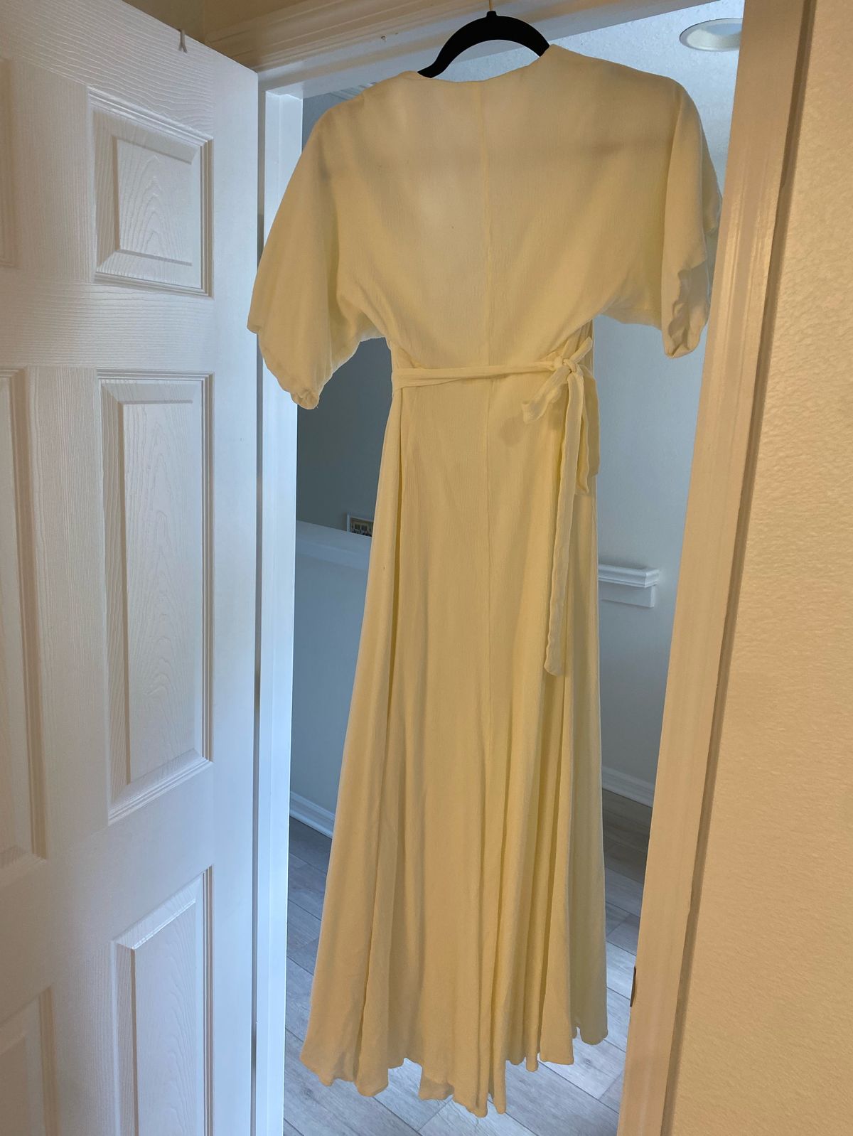 Size 6 Plunge Nude Side Slit Dress on Queenly